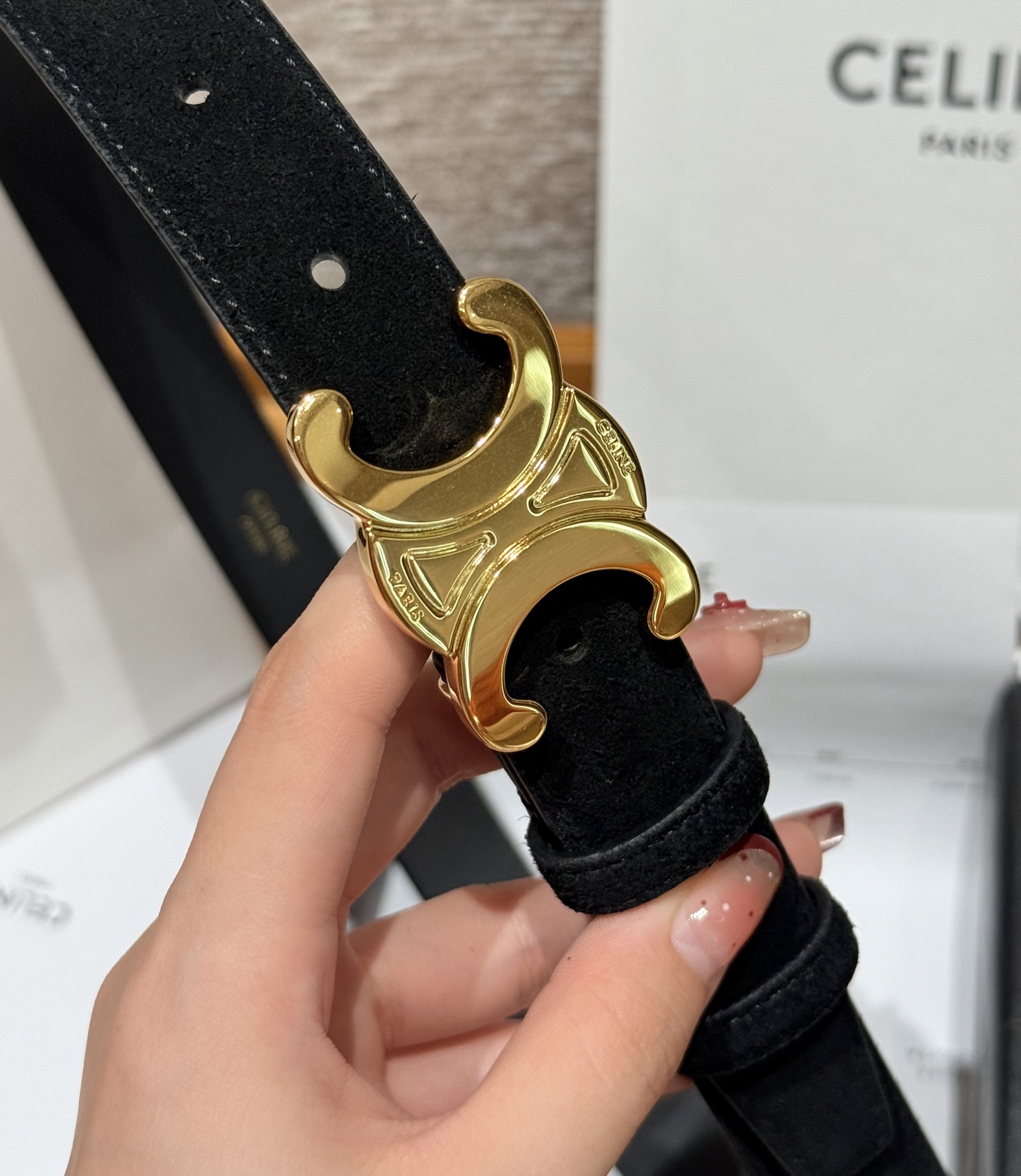 Celine 代购级 Celine/赛琳 男女通用款 采用数量稀少的 专用绒绒小牛皮 搭配 凯旋门搭扣 独家 手工 进口边油