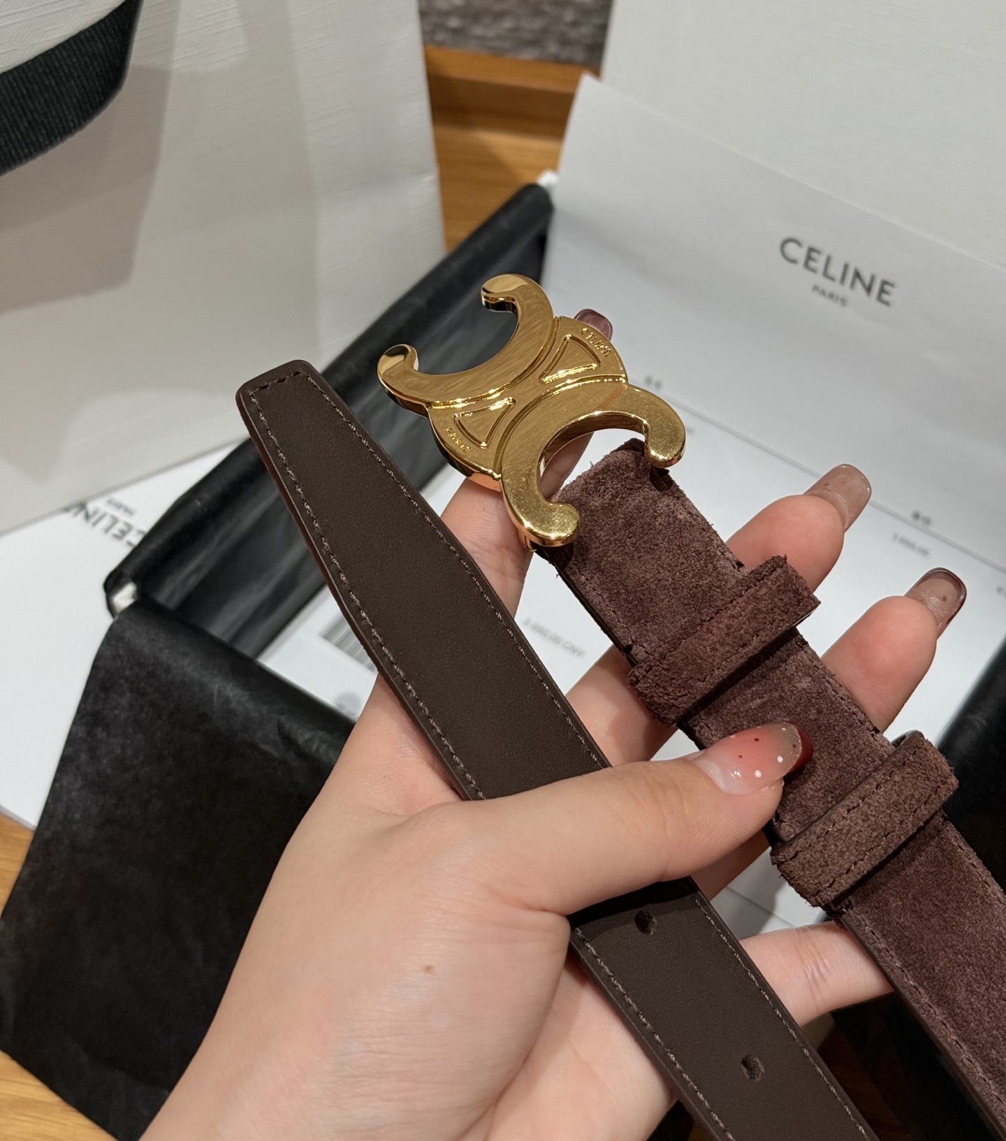 Celine 代购级 Celine/赛琳 男女通用款 采用数量稀少的 专用绒绒小牛皮 搭配 凯旋门搭扣 独家 手工 进口边油