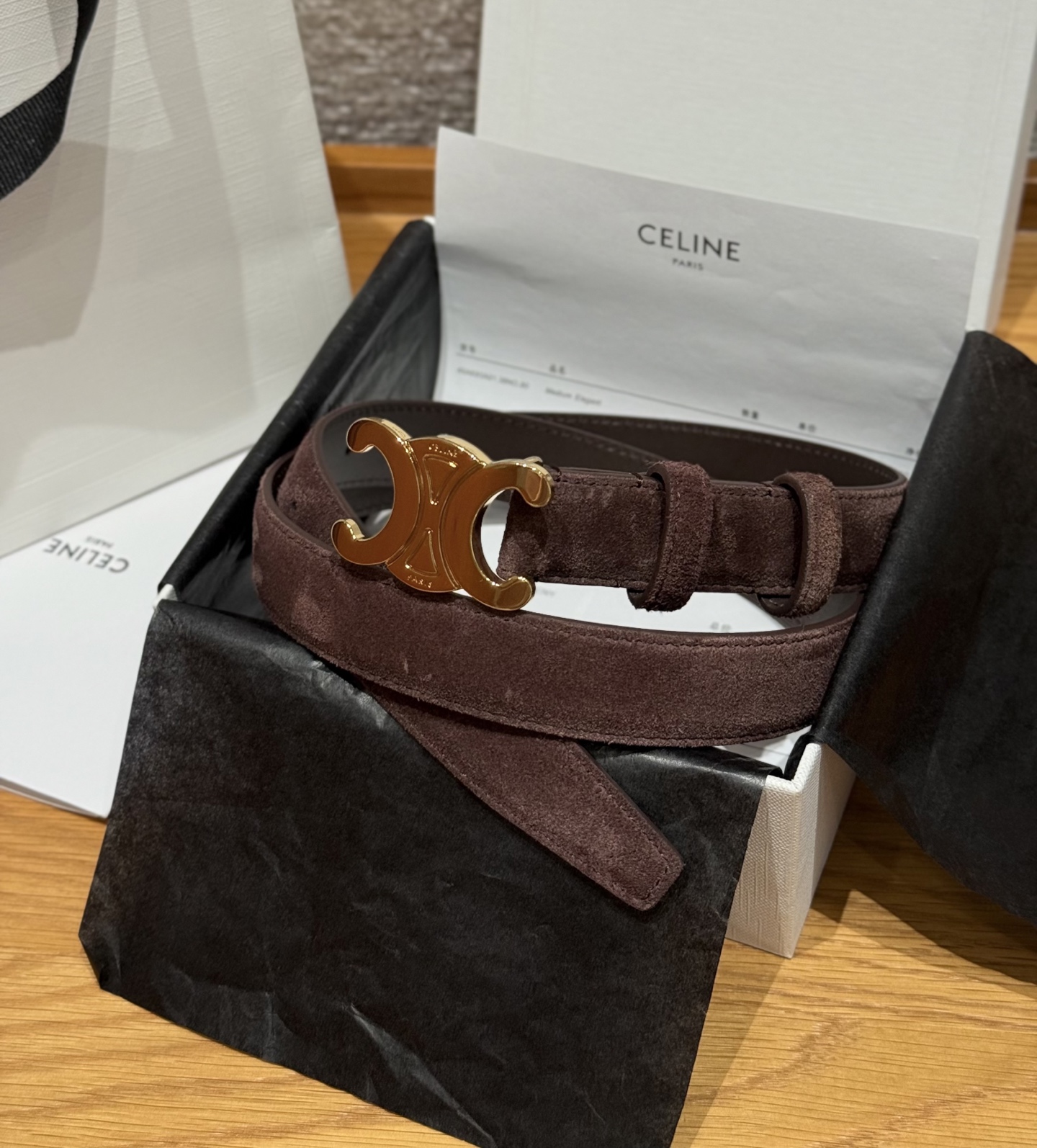 Celine 代购级 Celine/赛琳 男女通用款 采用数量稀少的 专用绒绒小牛皮 搭配 凯旋门搭扣 独家 手工 进口边油