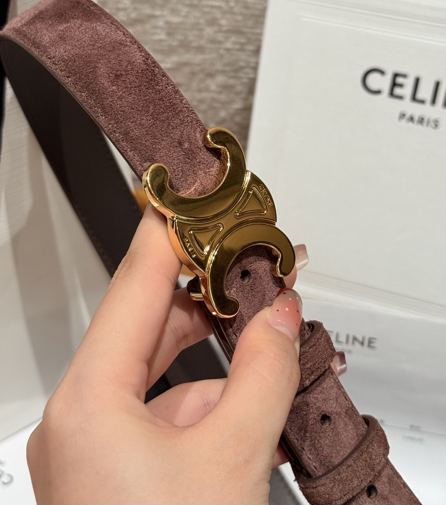 Celine 代购级 Celine/赛琳 男女通用款 采用数量稀少的 专用绒绒小牛皮 搭配 凯旋门搭扣 独家 手工 进口边油