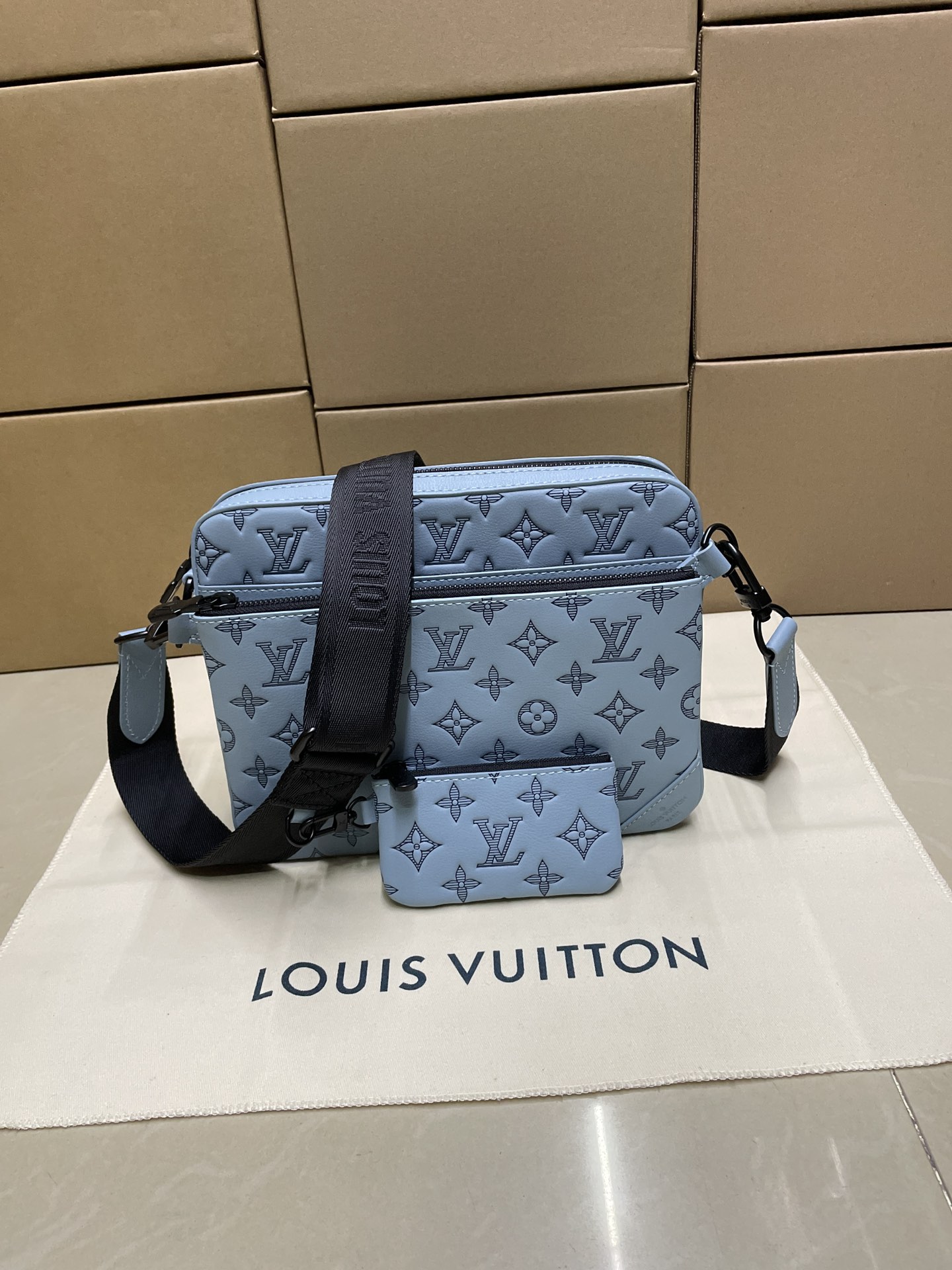 高品质
M14781新色⚠头层原厂皮 (特级做工)〈芯片跳码〉大...