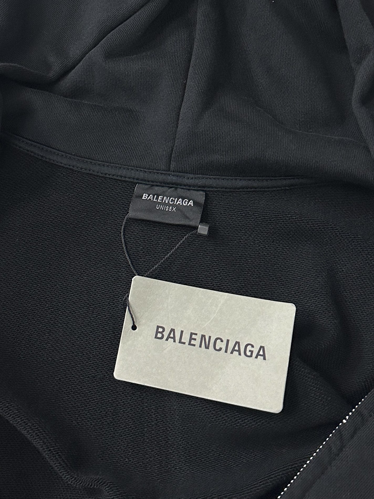 Balenciaga巴黎世家2024新款飞车集结合作系列拉链卫衣男女同款本款卷绒该商品为中性设计宽大版型