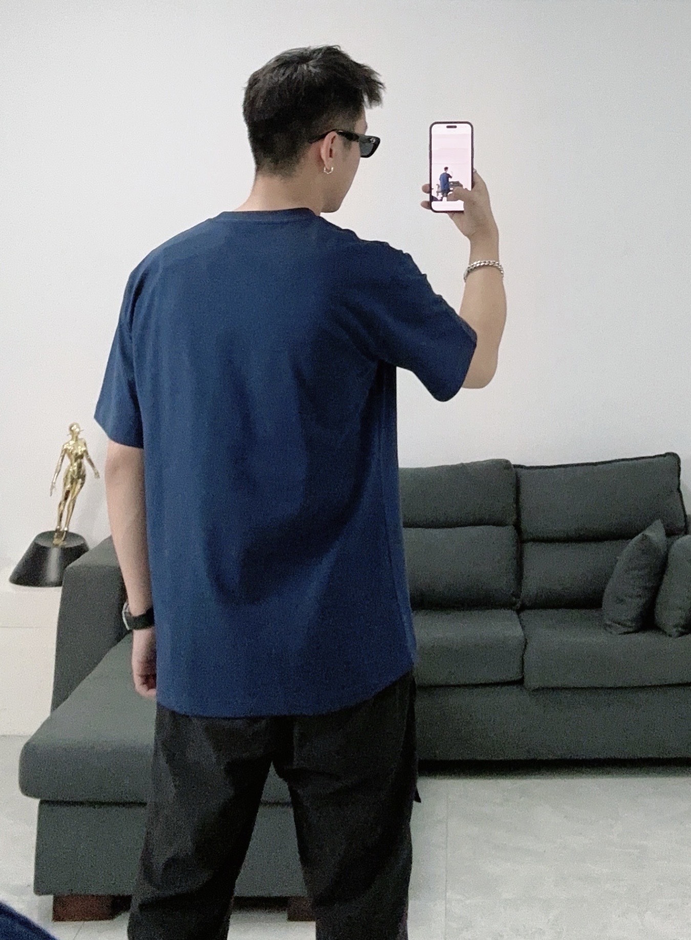  Dior迪奥2025新款蛇年限定胸前刺绣字母短袖T恤男女同款
这款 Dior Charm T 恤以图案