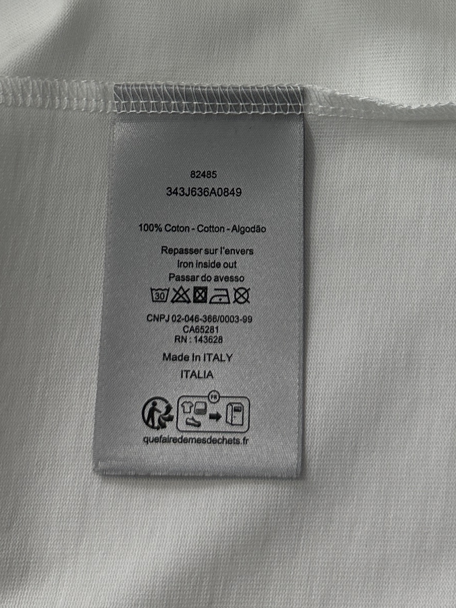  Dior迪奥2025新款蛇年限定胸前刺绣字母短袖T恤男女同款
这款 Dior Charm T 恤以图案