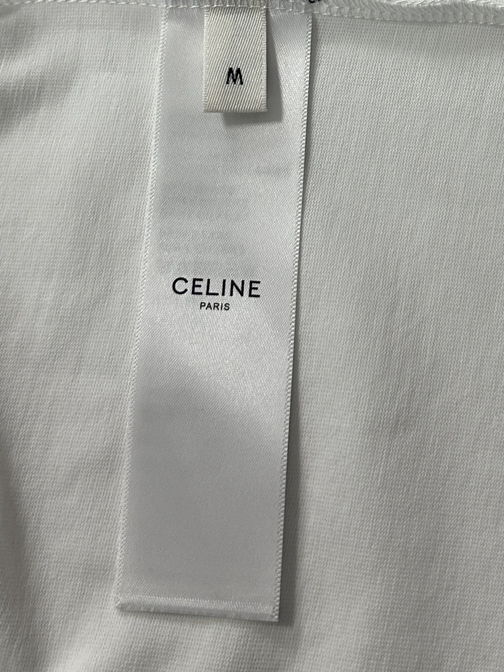  Celine/赛琳2025新款纯色凯旋门刺绣短袖T恤男女同款
本款短袖T恤TRIOMPHE刺绣，宽松版