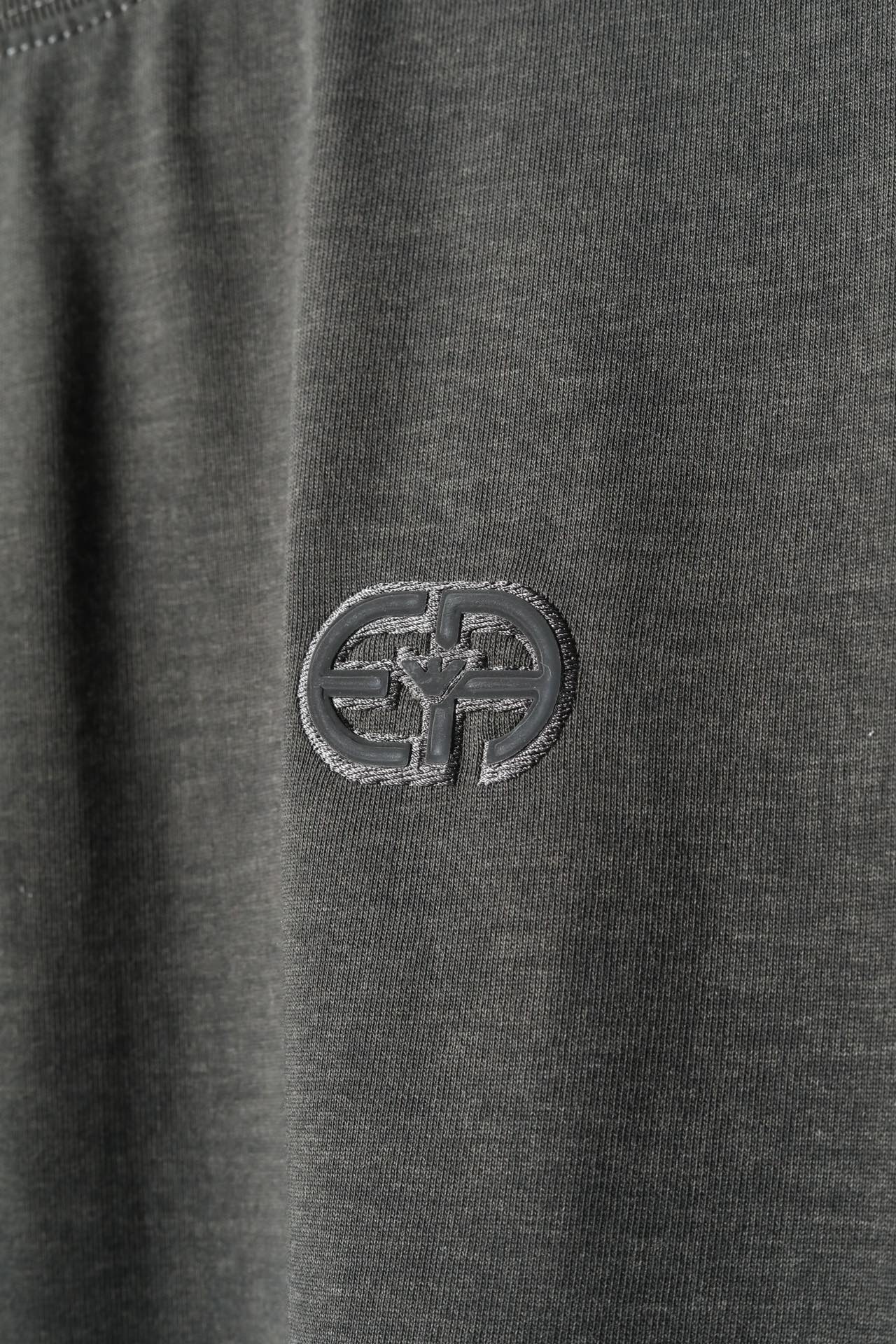 GA24年春夏圆领T恤极简奢华致美呈现微阔直身版型选用100%铜氨感高密水洗棉多重工艺处理打造立体光感的