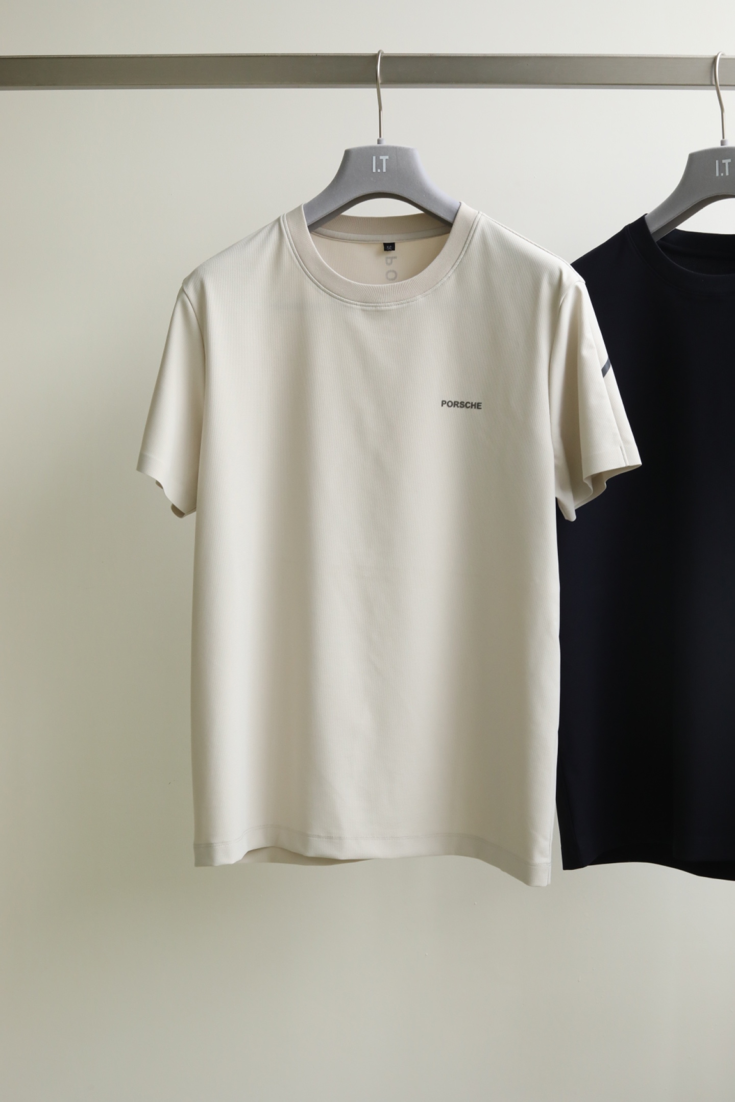 NO:131449,New# SS summer hit masterpiece classic summer must-have, new Porsche home work 74 special Polymei 26 protein yarns Super comfortable and breathable close-fitting fabric, delicate cross-plaid texture, unique wearing experience. Three-dimensional tailoring, light business style, quick drying and breathable, making business travel easier. Color black beige size M-3xl #ZE48531,,alexander wang19860909New#  SS夏季爆款力作经典的夏日必备款,porsche家新作 74特殊的保丽美 26蛋白丝 超舒适透气的贴身穿着面料,细腻的十字格纹肌理,独一无二的穿着体验.立体剪裁,轻商务版型,速干透气,让商务差旅穿着更加轻松.  颜色黑色 米色 尺码M-3xl #ZE48531,,alexander wang,Men's clothing