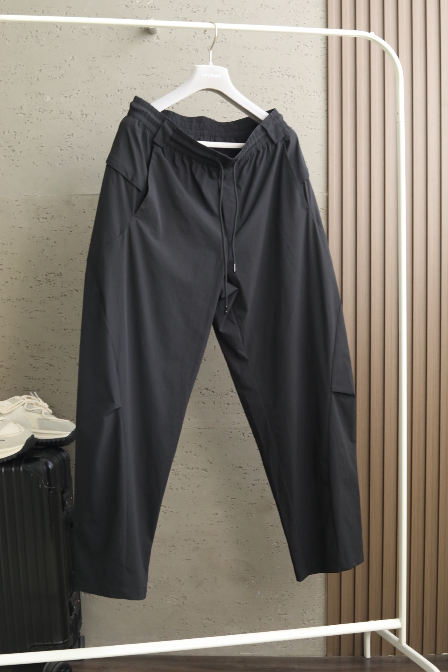 Yohji ya**moto｜2026 春夏新款运动卫裤 时尚演绎 ，三色设计，续写设计风格｜定制弹力混