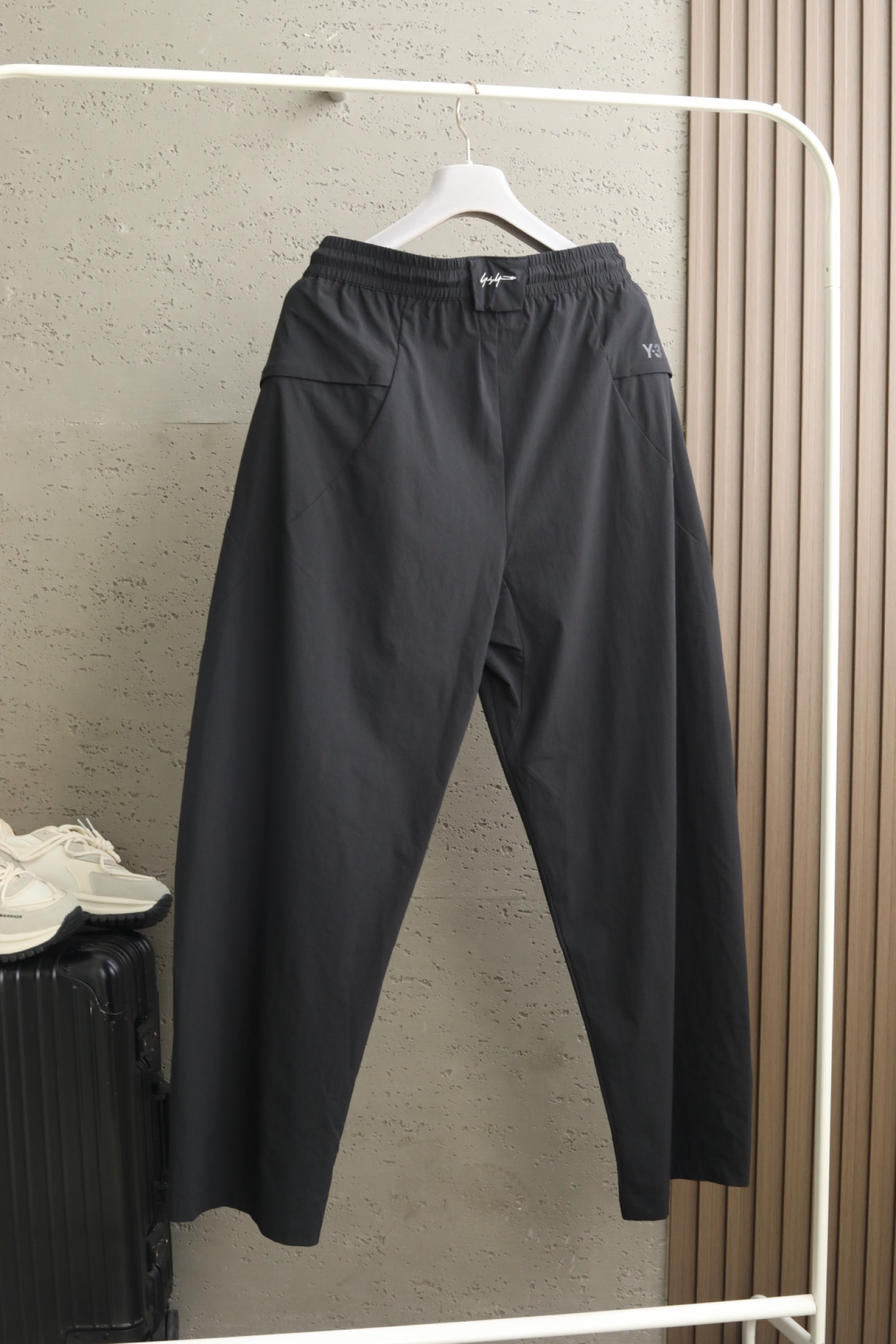 Yohji ya**moto｜2026 春夏新款运动卫裤 时尚演绎 ，三色设计，续写设计风格｜定制弹力混