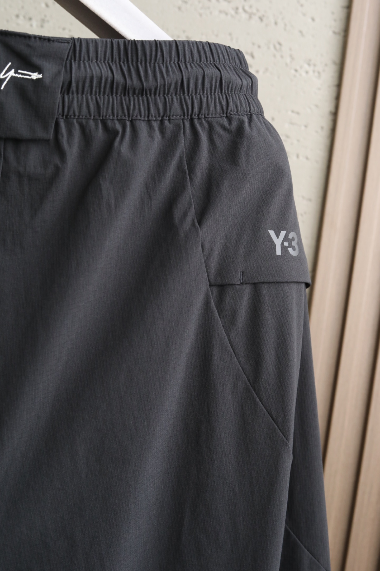 Yohji ya**moto｜2026 春夏新款运动卫裤 时尚演绎 ，三色设计，续写设计风格｜定制弹力混