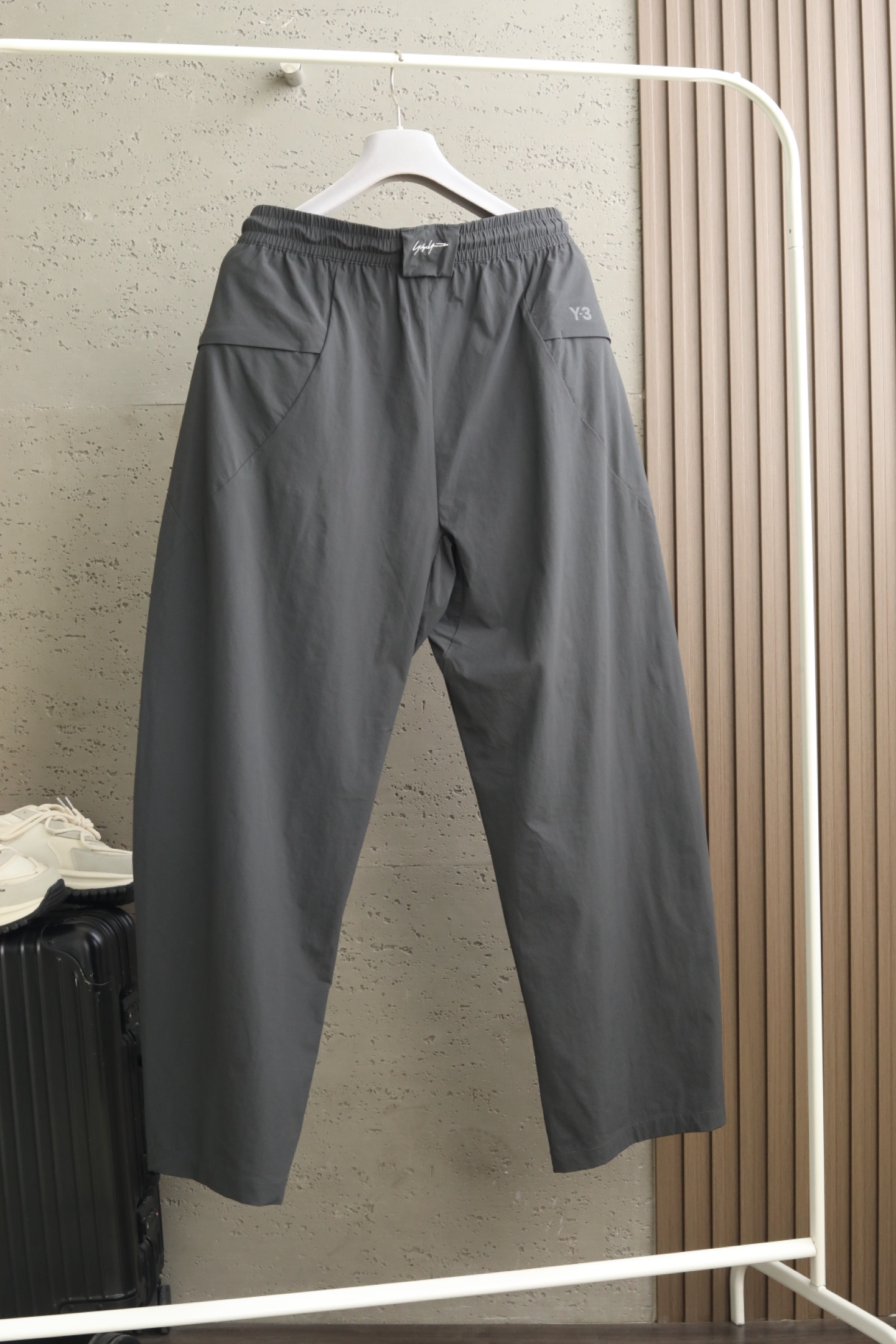 Yohji ya**moto｜2026 春夏新款运动卫裤 时尚演绎 ，三色设计，续写设计风格｜定制弹力混