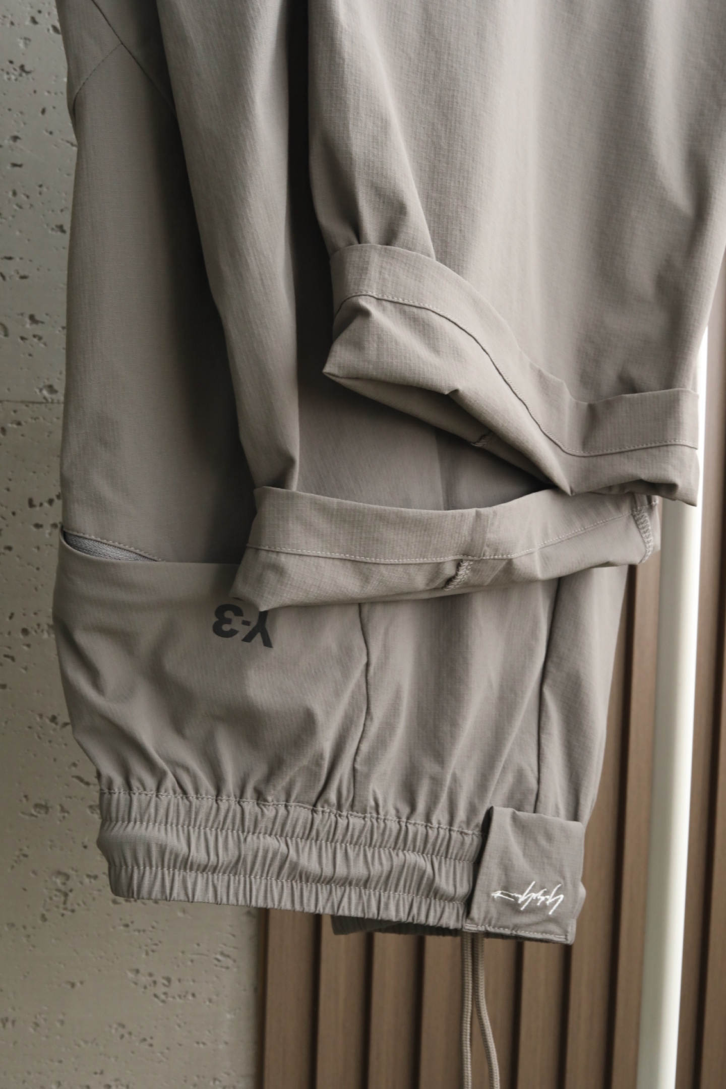 Yohji ya**moto｜2026 春夏新款运动卫裤 时尚演绎 ，三色设计，续写设计风格｜定制弹力混