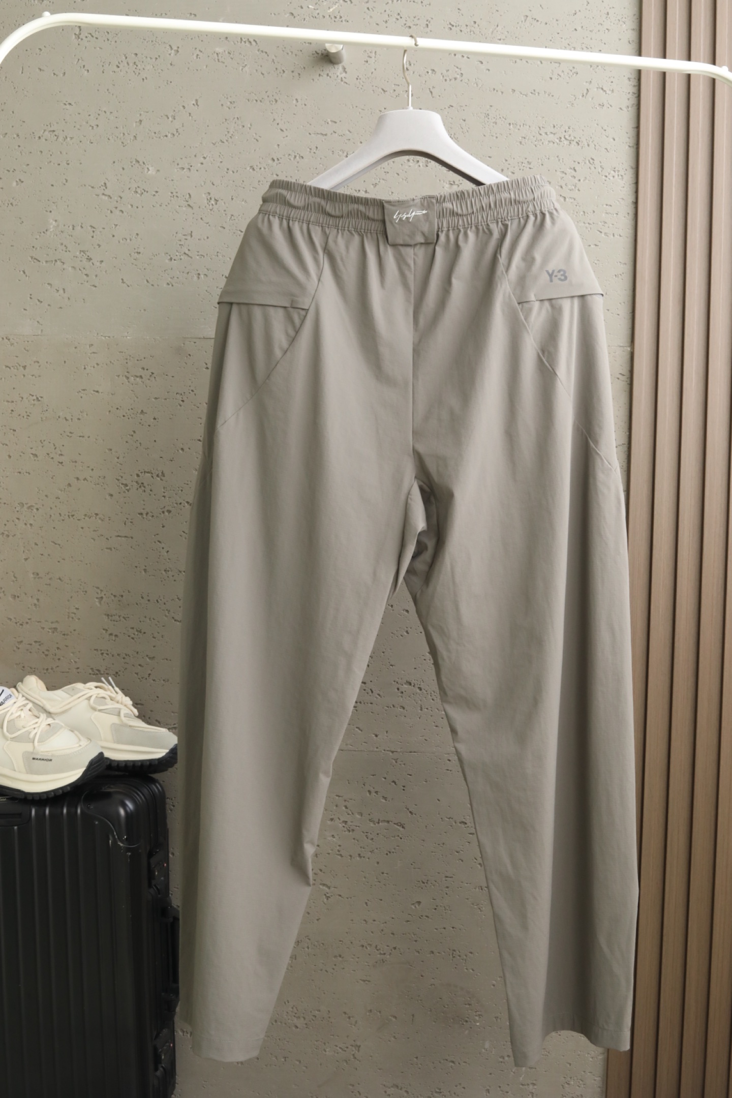 Yohji ya**moto｜2026 春夏新款运动卫裤 时尚演绎 ，三色设计，续写设计风格｜定制弹力混