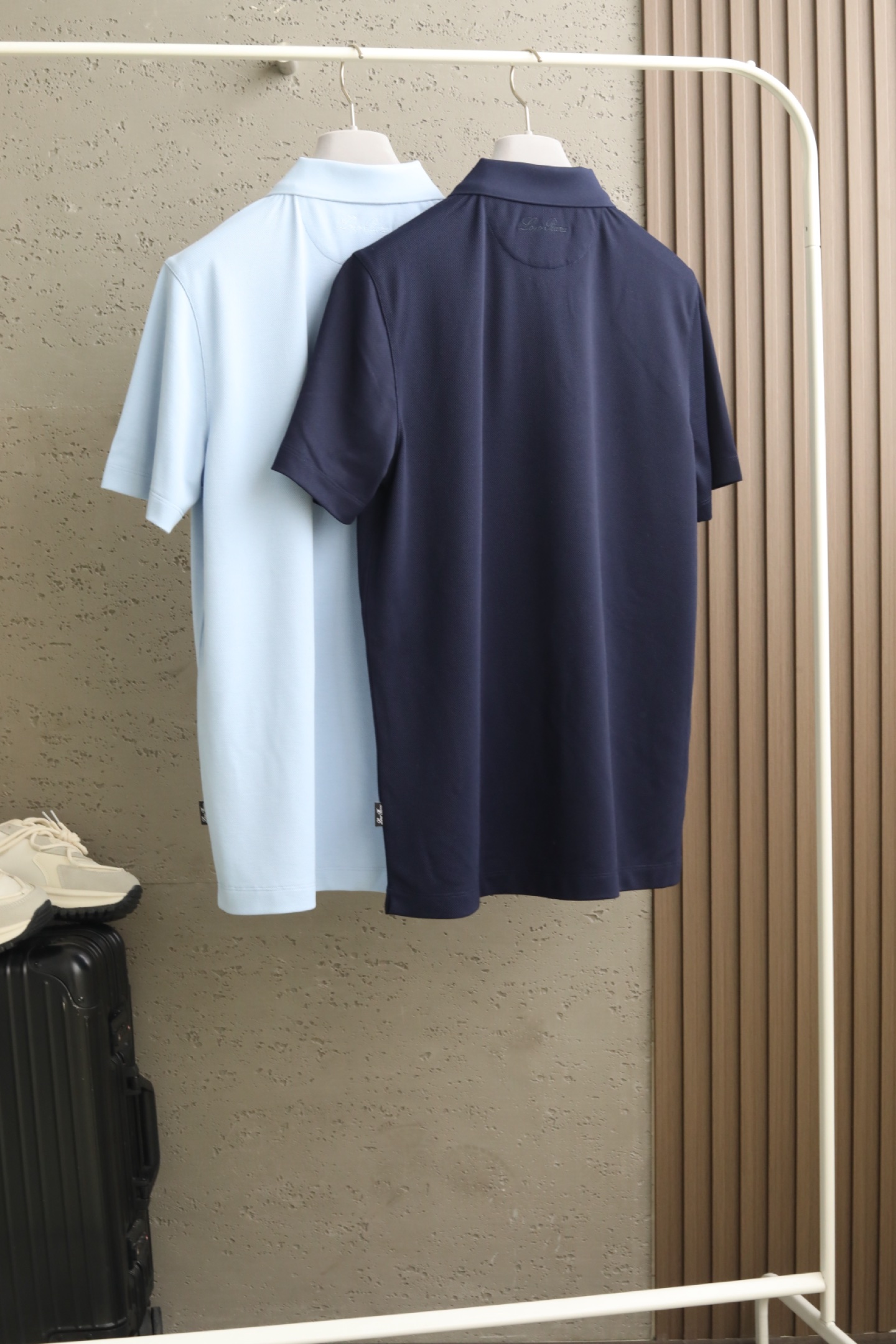 🔥 loro Piana春夏季桑蚕丝混纺T恤 | 品质之选，清爽潇洒🔥👕 高品质面料：精选22.5%莱赛