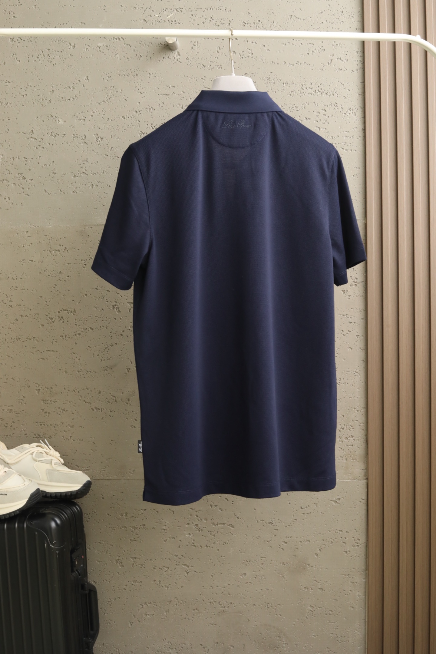 🔥 loro Piana春夏季桑蚕丝混纺T恤 | 品质之选，清爽潇洒🔥👕 高品质面料：精选22.5%莱赛