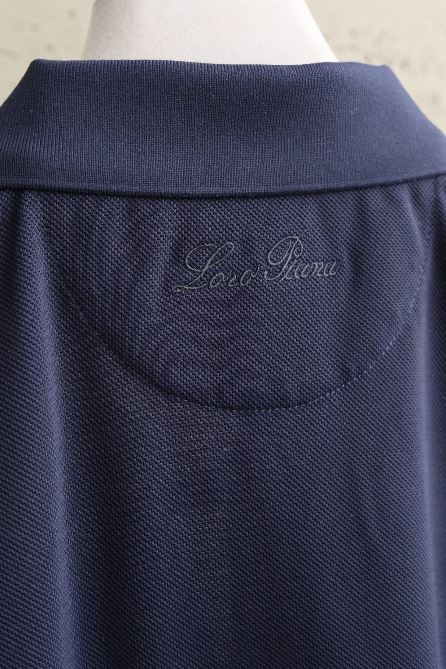🔥 loro Piana春夏季桑蚕丝混纺T恤 | 品质之选，清爽潇洒🔥👕 高品质面料：精选22.5%莱赛