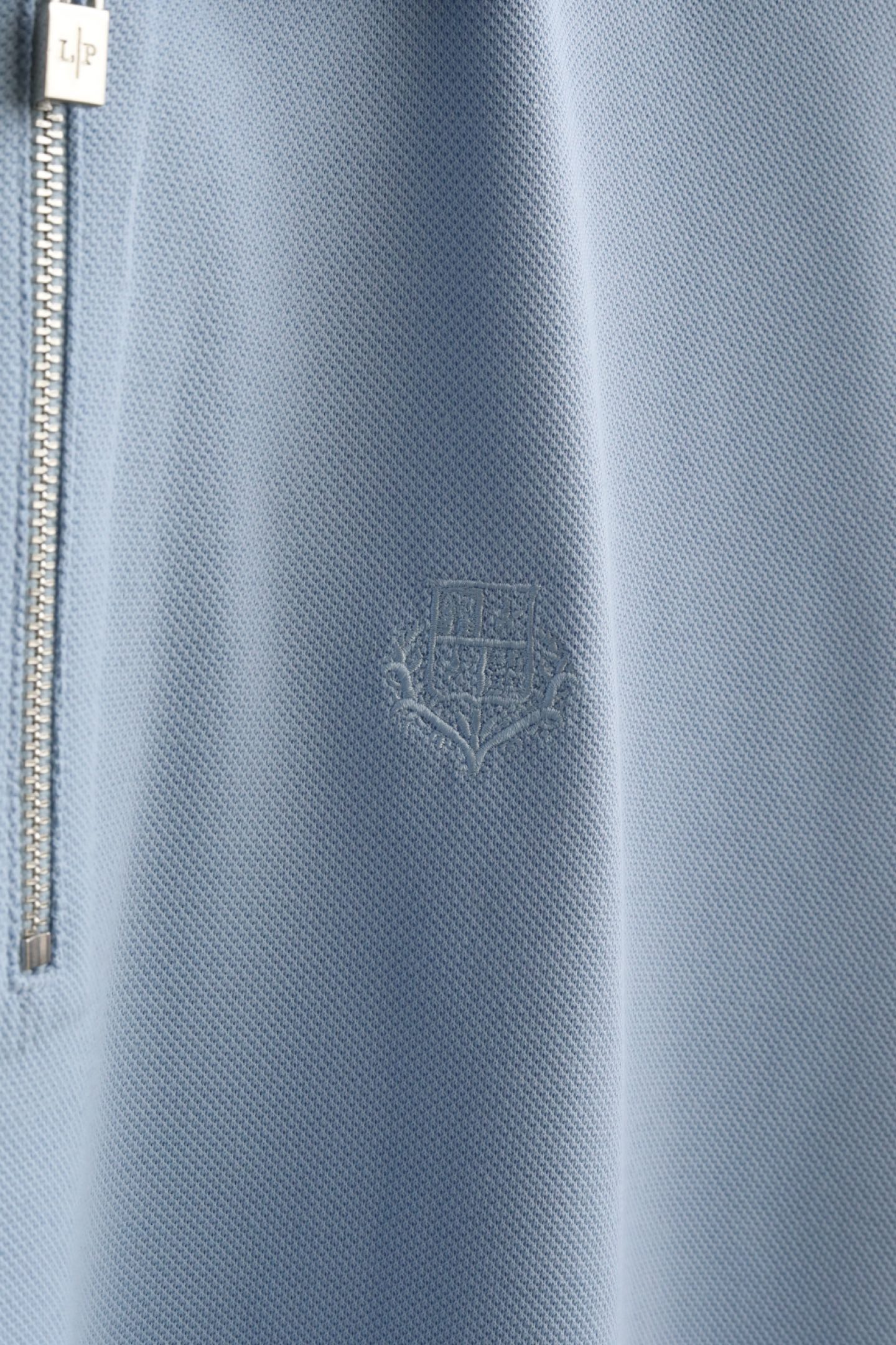 🔥 loro Piana春夏季桑蚕丝混纺T恤 | 品质之选，清爽潇洒🔥👕 高品质面料：精选22.5%莱赛