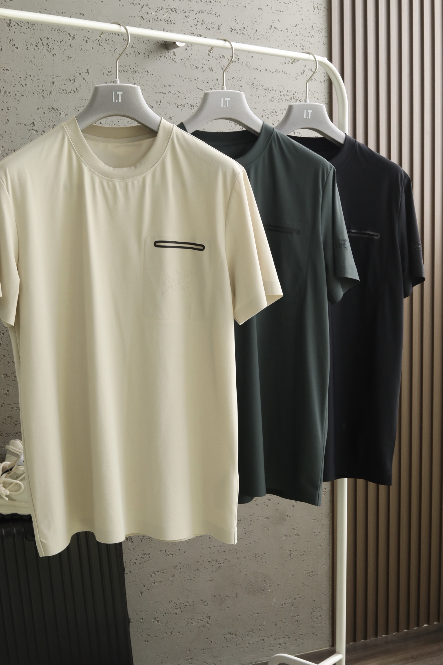 2026 SS HIGH END OUTdoor 户外系列arc 轻薄速干圆领 高密度面料：55天丝加3