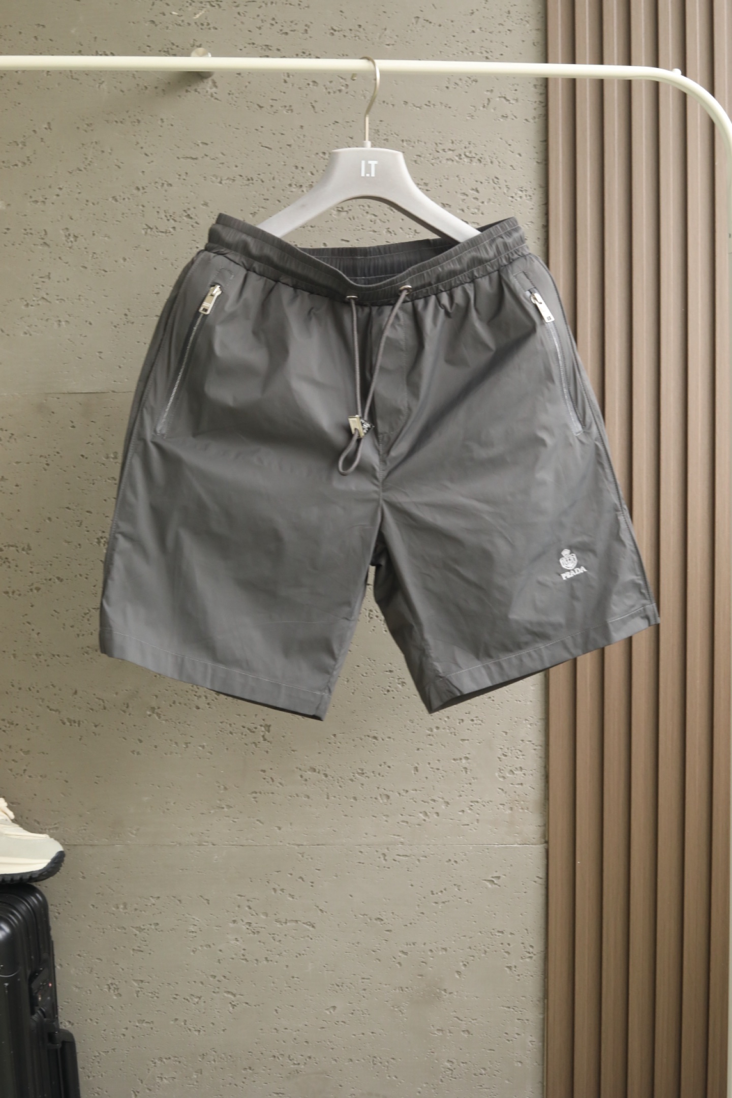 🆕 2026 SS｜ PA春夏新品沙滩裤🩳。 柜*售品质感，为夏季清爽出行添一份色彩。轻薄舒爽的面料，保