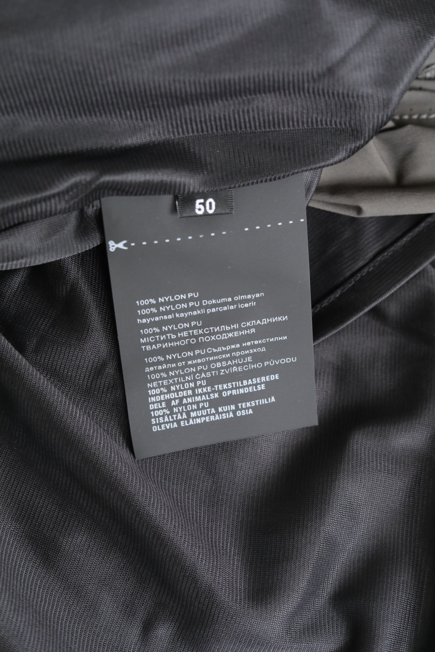 🆕 2026 SS｜ PA春夏新品沙滩裤🩳。 柜*售品质感，为夏季清爽出行添一份色彩。轻薄舒爽的面料，保