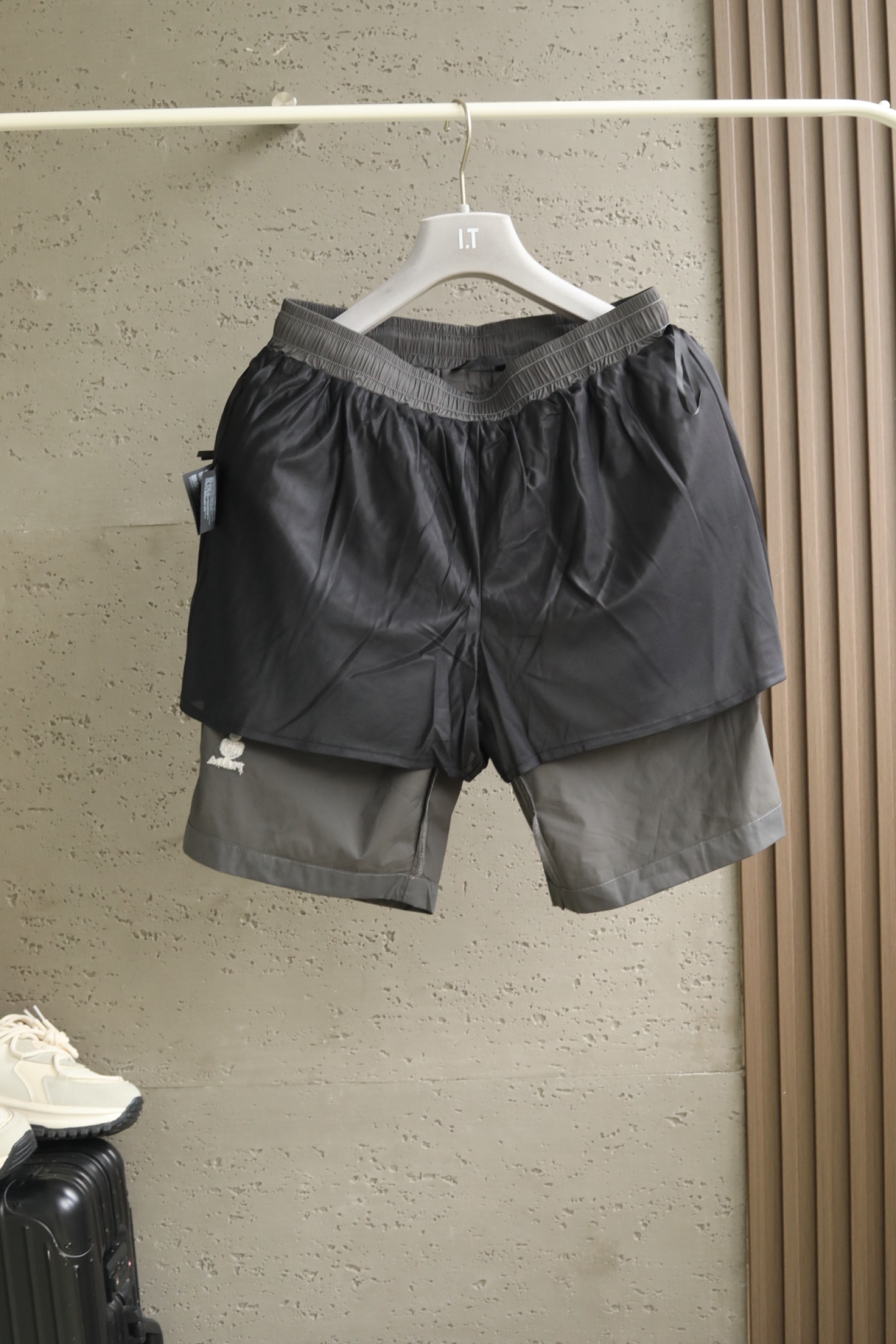 🆕 2026 SS｜ PA春夏新品沙滩裤🩳。 柜*售品质感，为夏季清爽出行添一份色彩。轻薄舒爽的面料，保