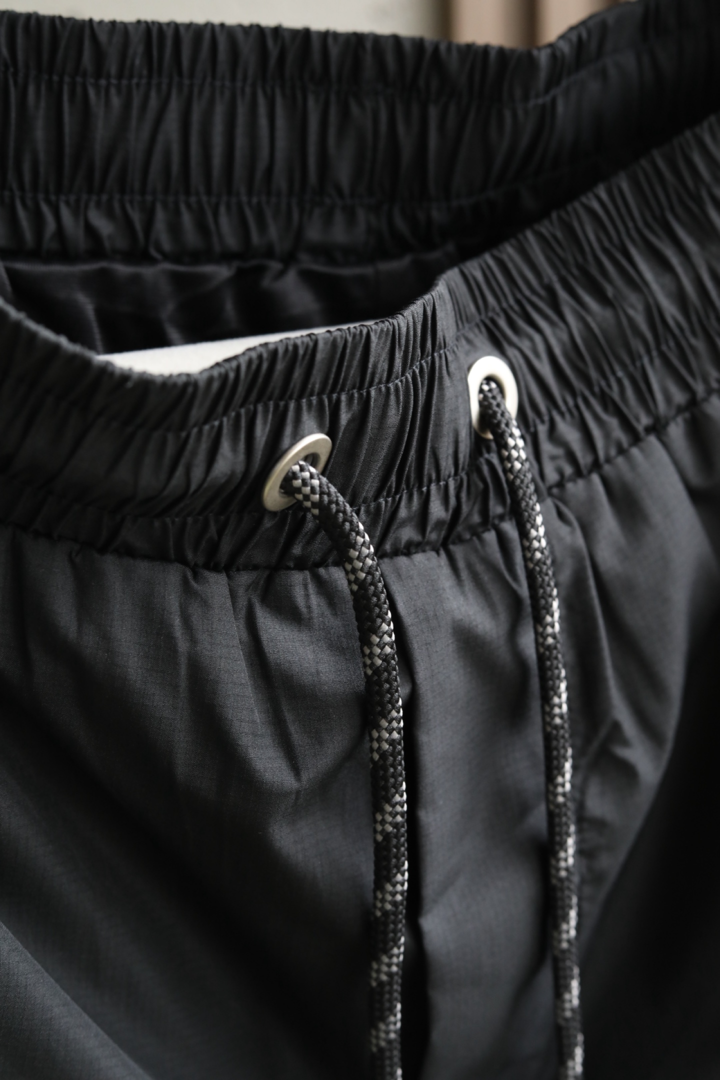 🔥🔥🔥2026年夏季上新 MO*CLER蒙口 26年夏季新款休闲短裤经典标识速干抽绳沙滩短裤采用高密度锦