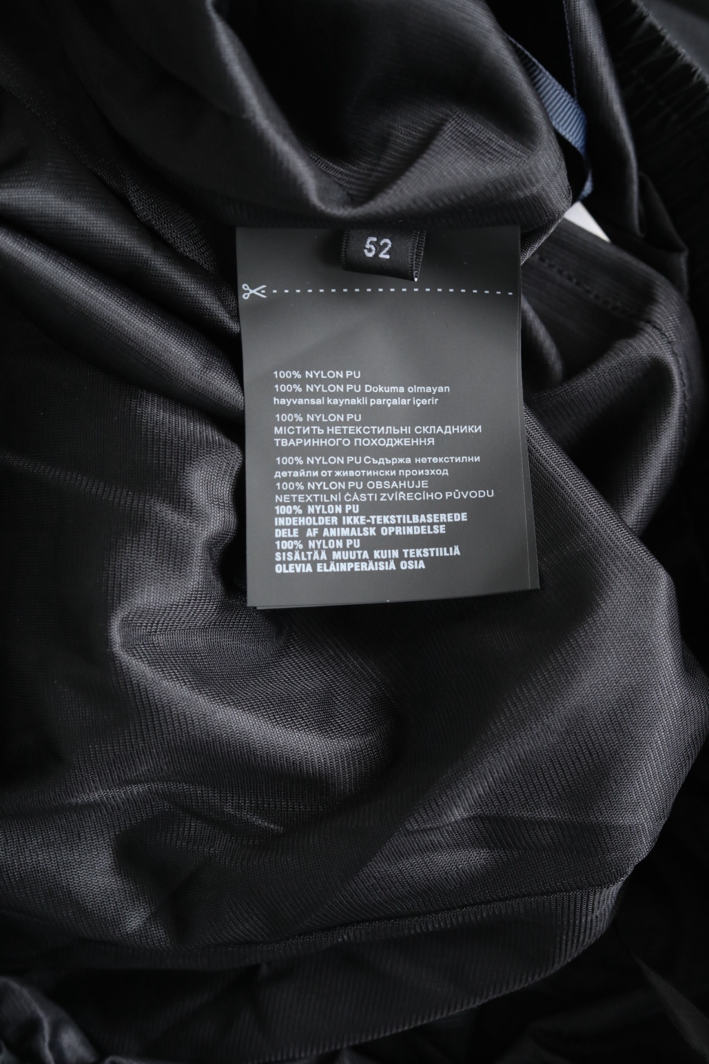 🔥🔥🔥2026年夏季上新 MO*CLER蒙口 26年夏季新款休闲短裤经典标识速干抽绳沙滩短裤采用高密度锦