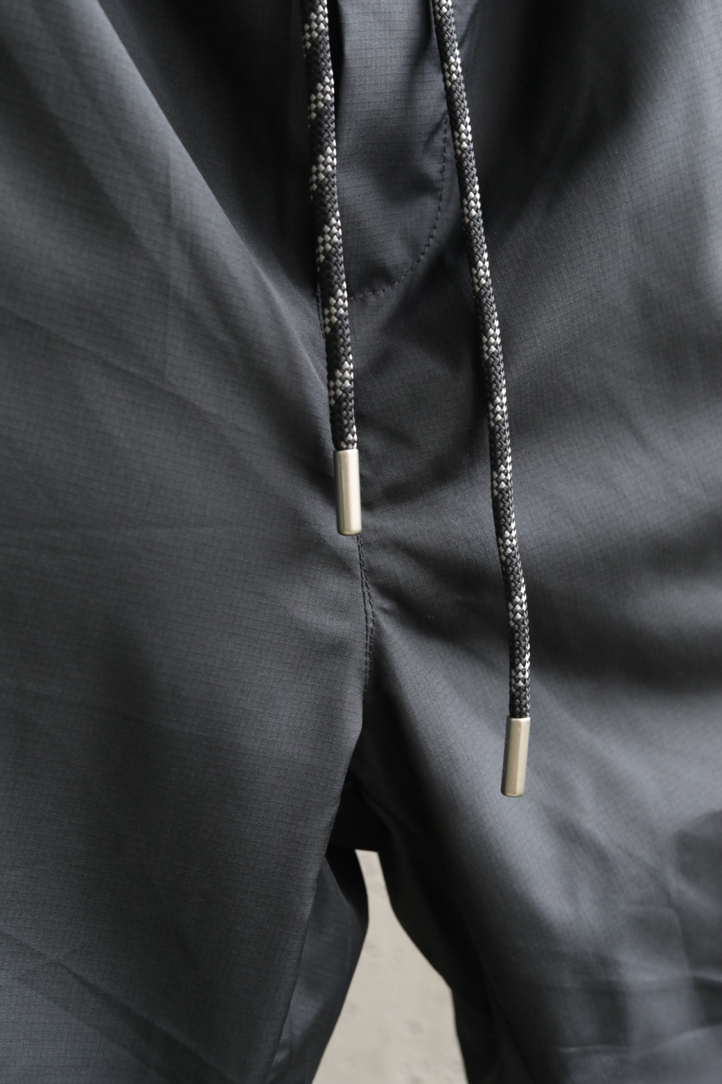 🔥🔥🔥2026年夏季上新 MO*CLER蒙口 26年夏季新款休闲短裤经典标识速干抽绳沙滩短裤采用高密度锦