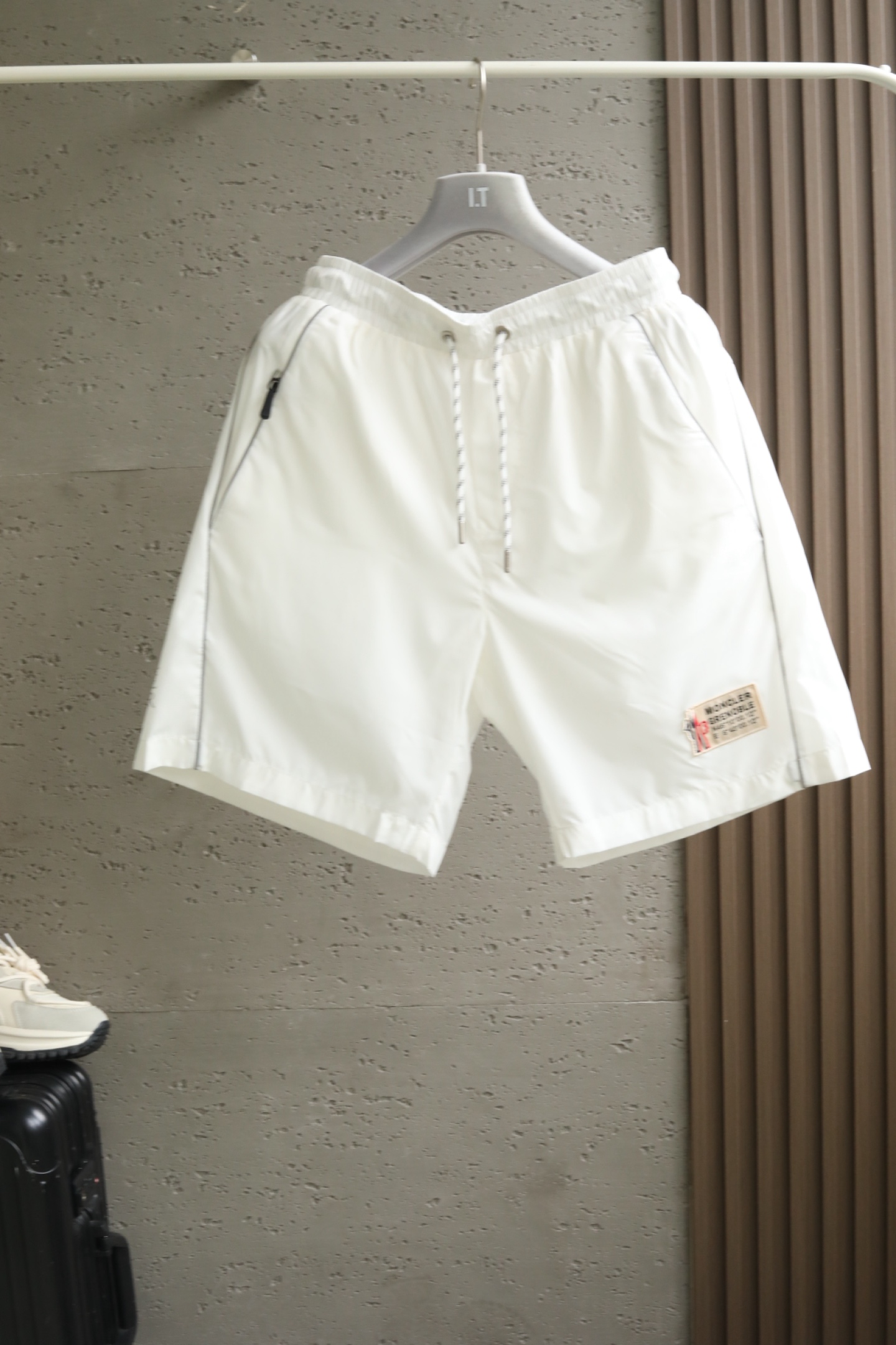 🔥🔥🔥2026年夏季上新 MO*CLER蒙口 26年夏季新款休闲短裤经典标识速干抽绳沙滩短裤采用高密度锦