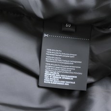 2026年秋冬新品上架🔥 PR*DA普*达 26年秋冬新款棉夹克 一眼高级的冷感黑,直接焊在身上!极简风格廓形,定制尼龙 2026年秋冬新品上架🔥 PR*DA普*达 26年秋冬新款棉夹克 一眼高级的冷感黑,直接焊在身上!极简风格廓形,定制尼龙