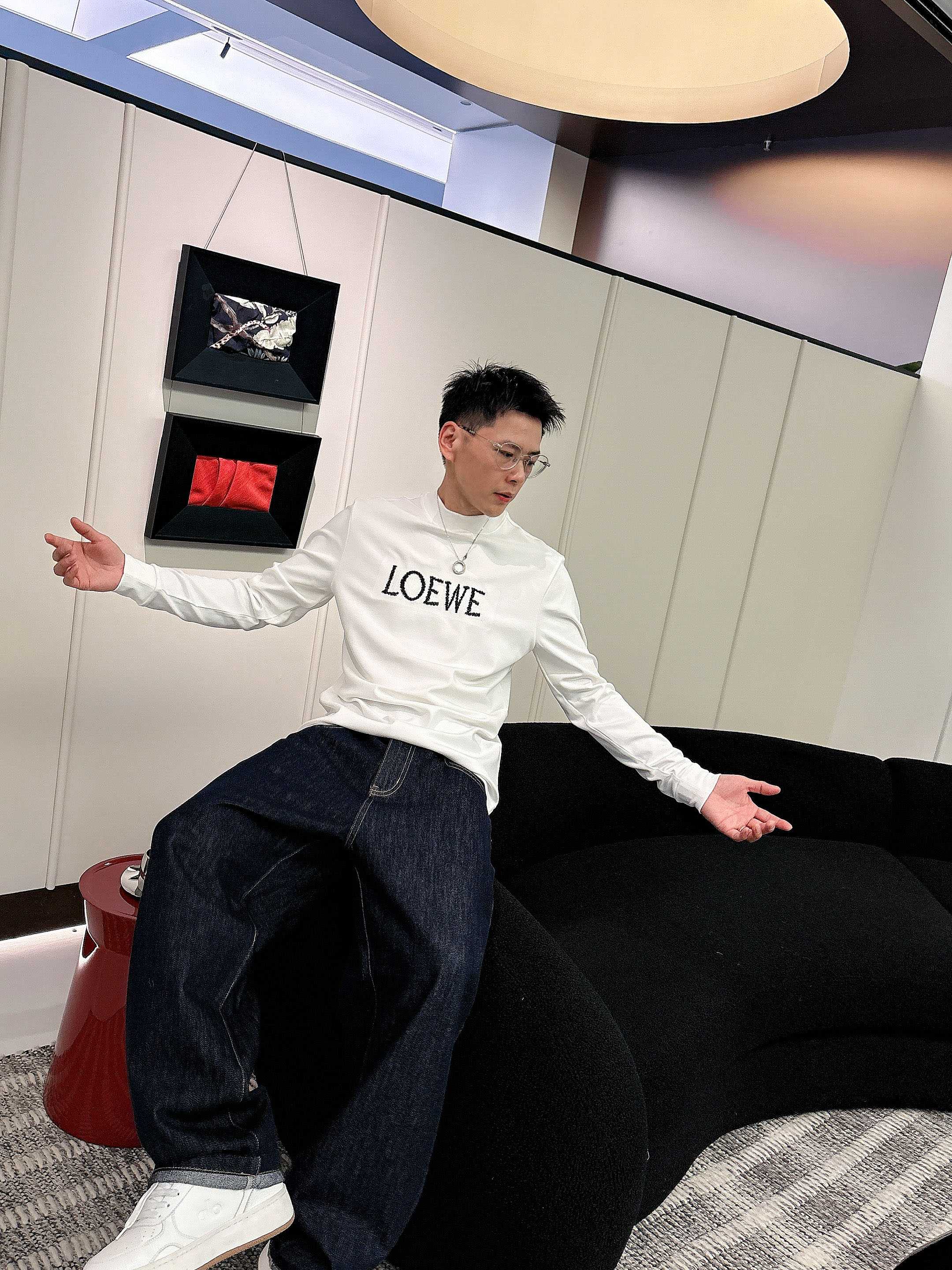 罗意威2025秋冬新款，定制面料，双针刺绣logo，舒适性与透气性兼优，柔软抗皱弹性和垂性极佳，无论是单