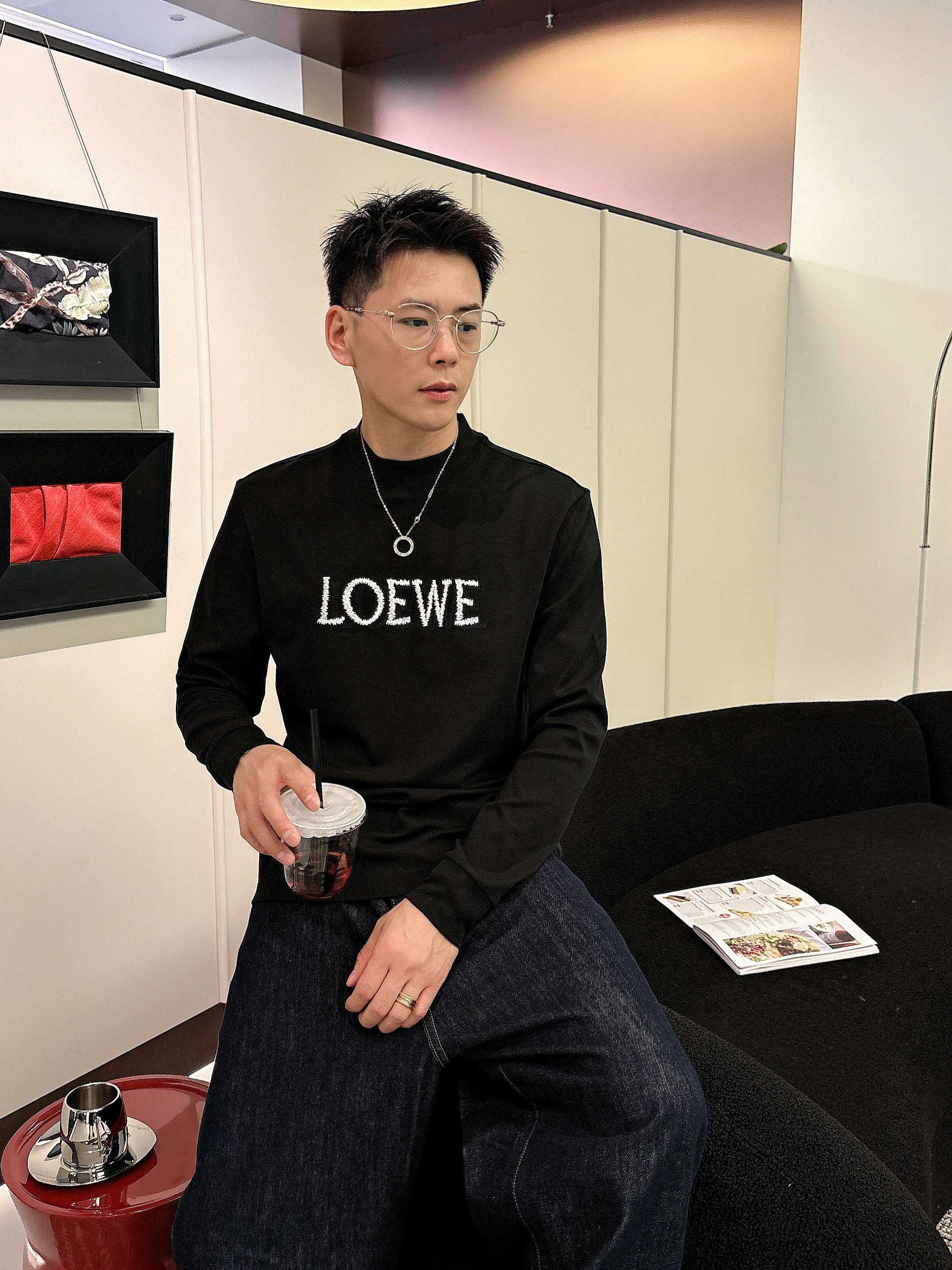 罗意威2025秋冬新款，定制面料，双针刺绣logo，舒适性与透气性兼优，柔软抗皱弹性和垂性极佳，无论是单