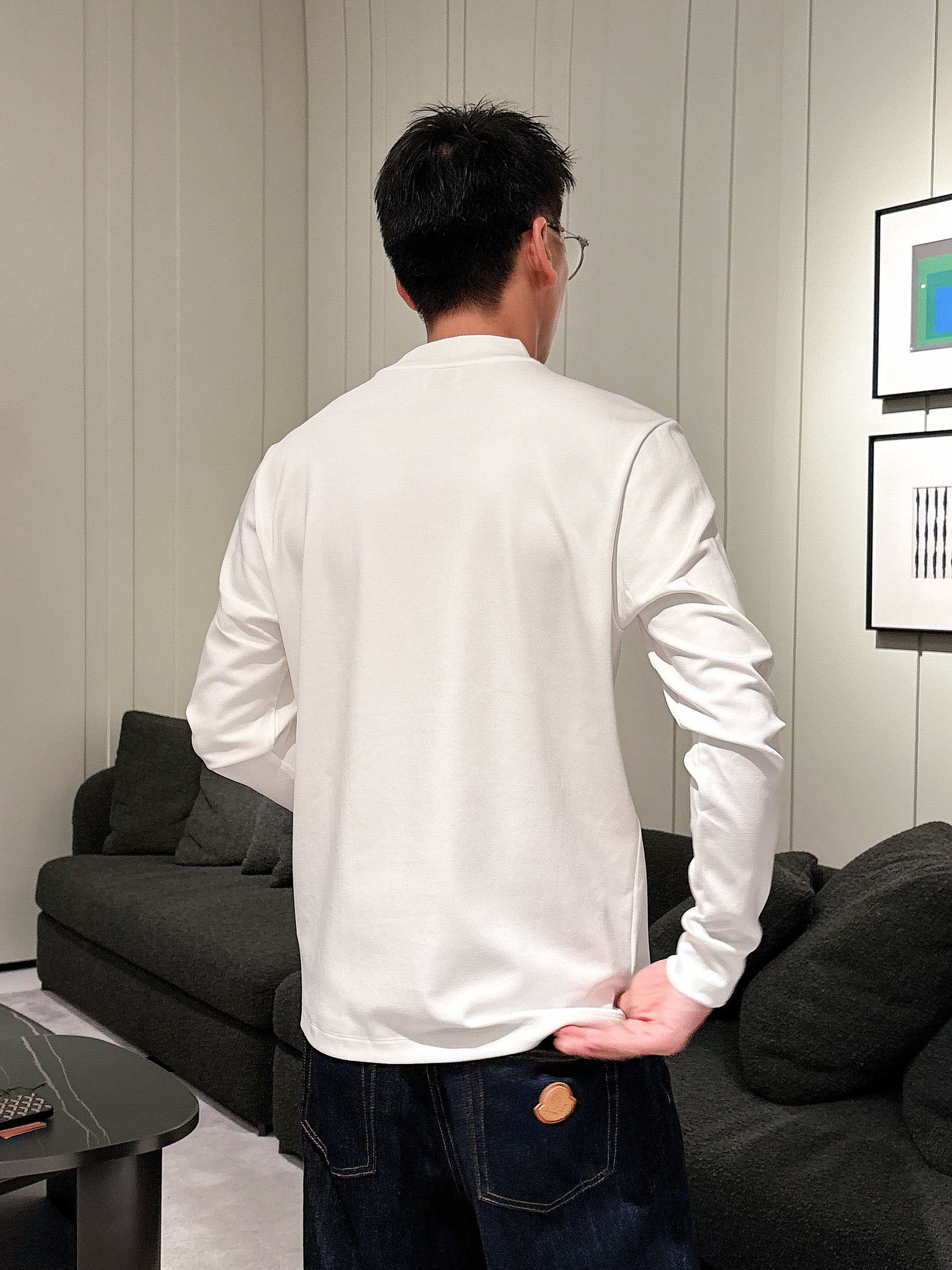 巴宝莉2025秋冬新款，定制面料，定制刺绣logo，舒适性与透气性兼优，柔软抗皱弹性和垂性极佳，无论是单