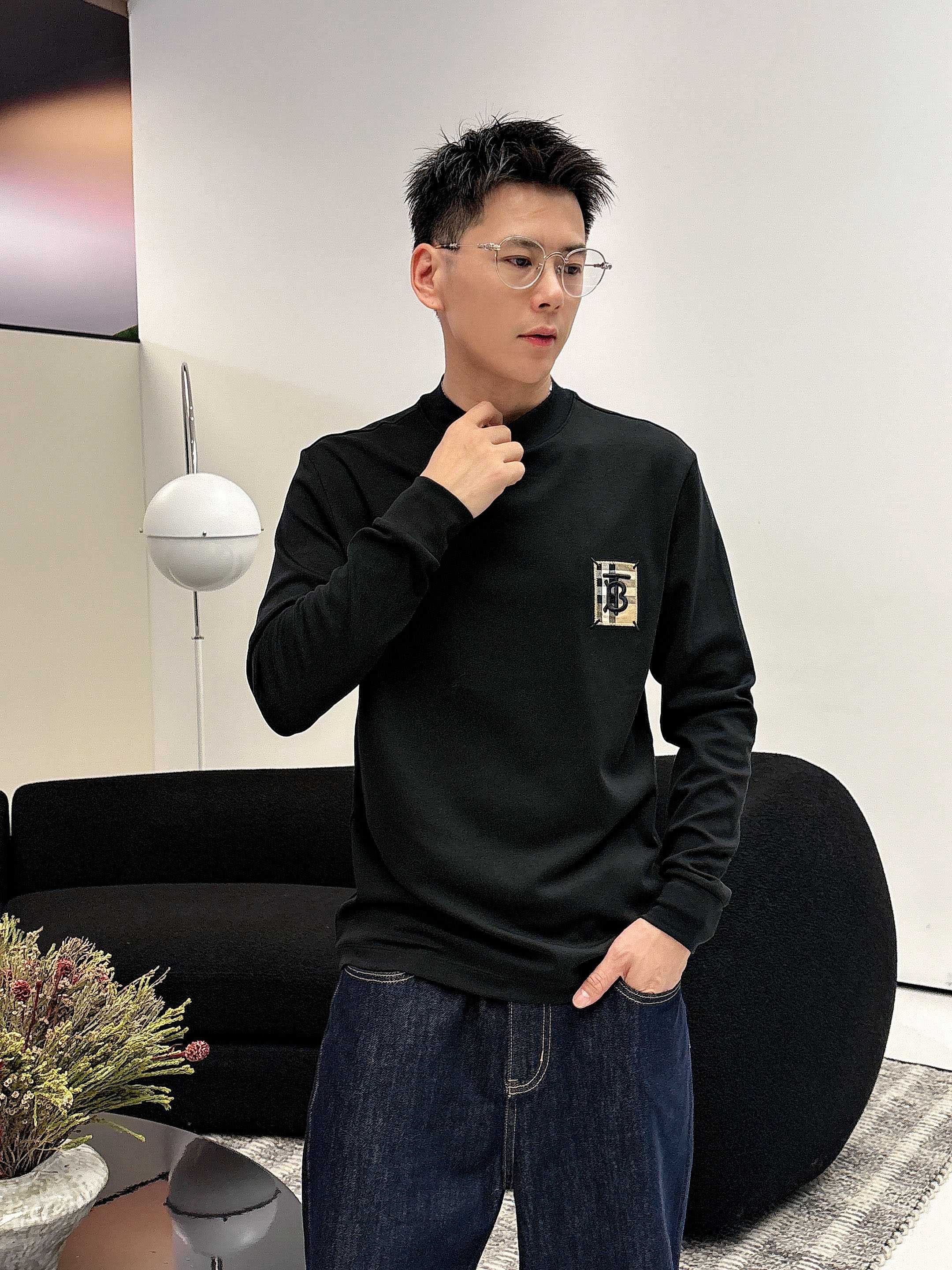 巴宝莉2025秋冬新款，定制面料，定制logo，舒适性与透气性兼优，柔软抗皱弹性和垂性极佳，无论是单穿或