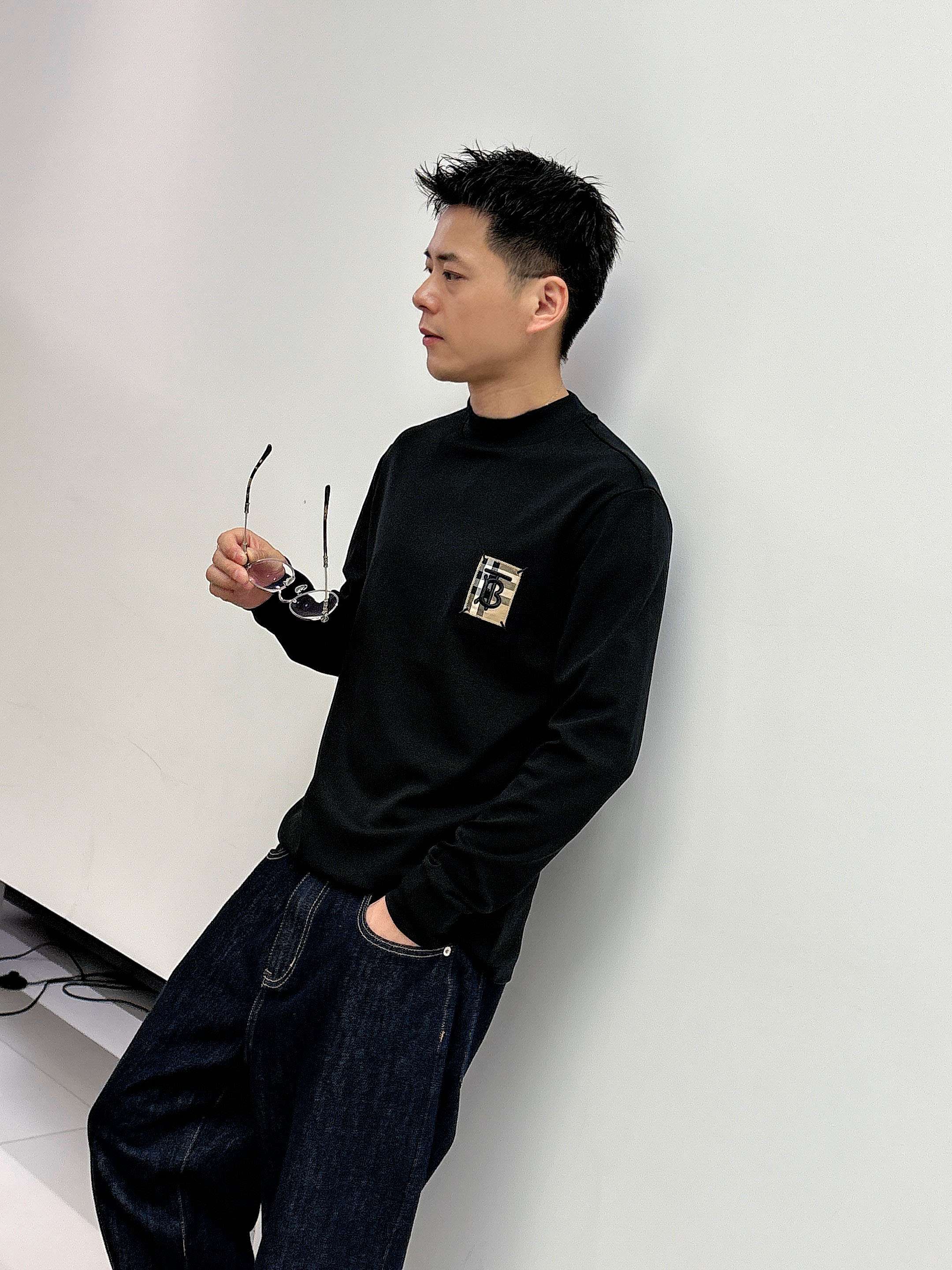 巴宝莉2025秋冬新款，定制面料，定制logo，舒适性与透气性兼优，柔软抗皱弹性和垂性极佳，无论是单穿或