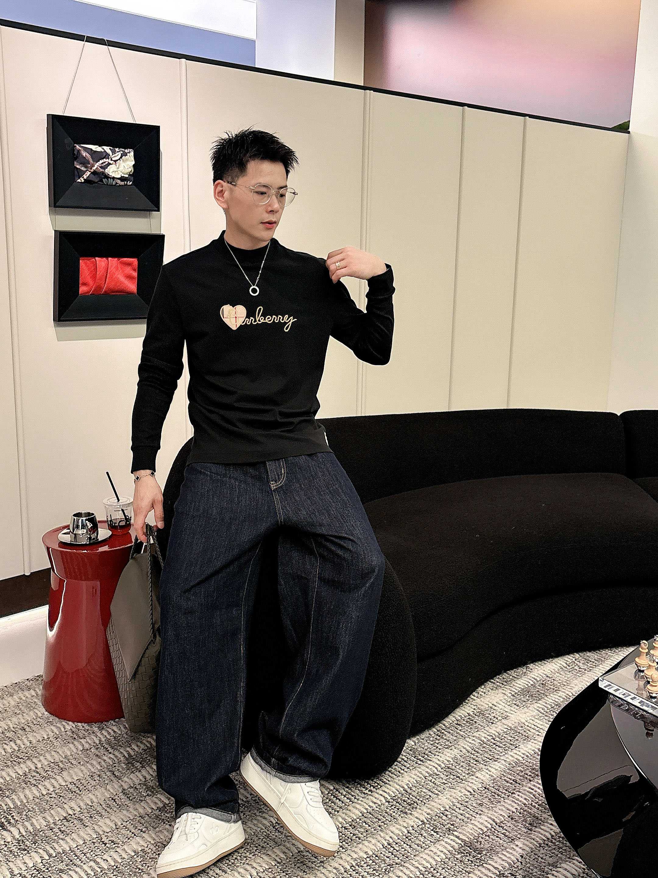 巴宝莉2025秋冬新款，定制面料，定制刺绣logo，舒适性与透气性兼优，柔软抗皱弹性和垂性极佳，无论是单