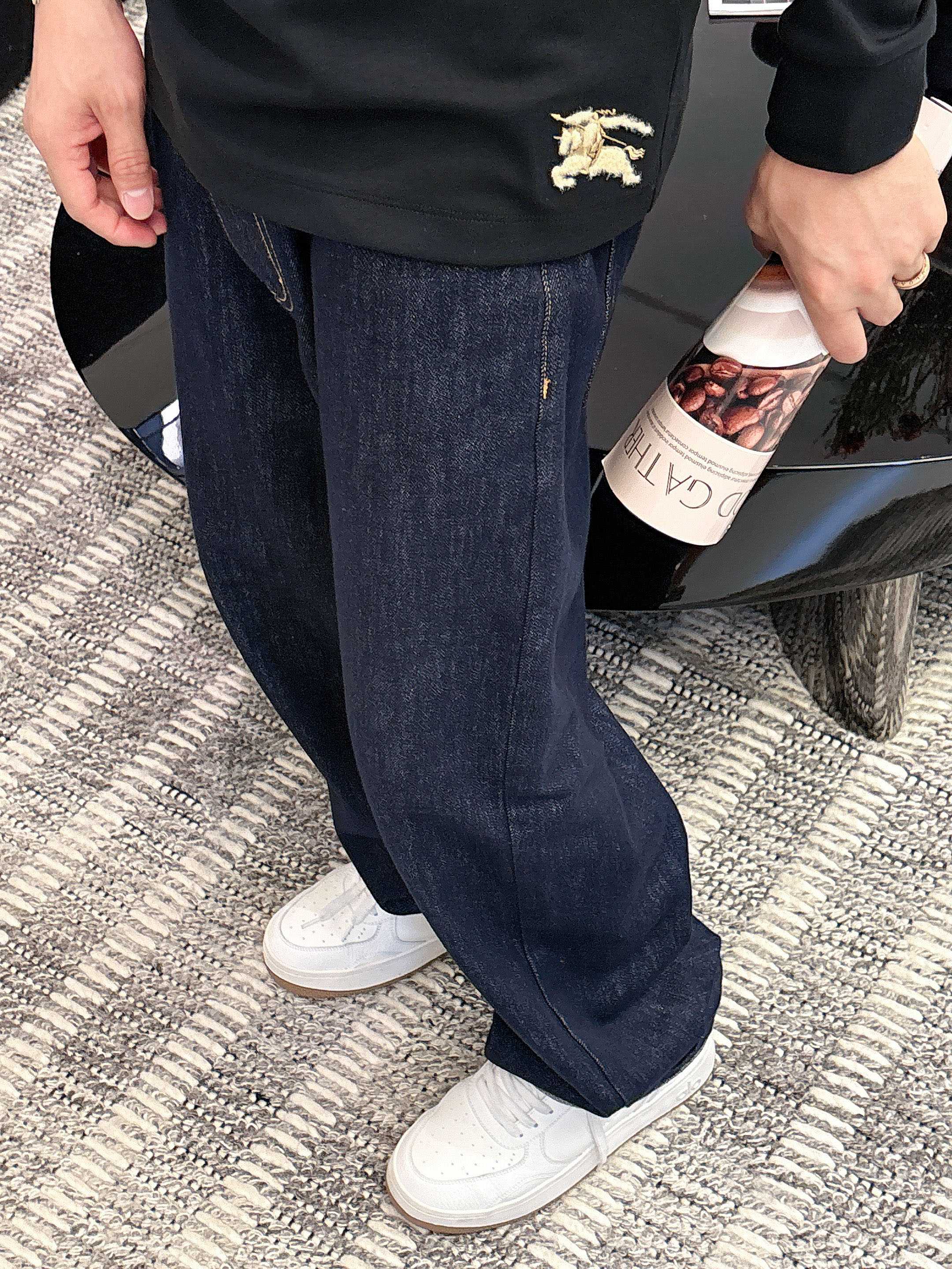 巴宝莉2025秋冬新款，定制面料，定制刺绣logo，舒适性与透气性兼优，柔软抗皱弹性和垂性极佳，无论是单