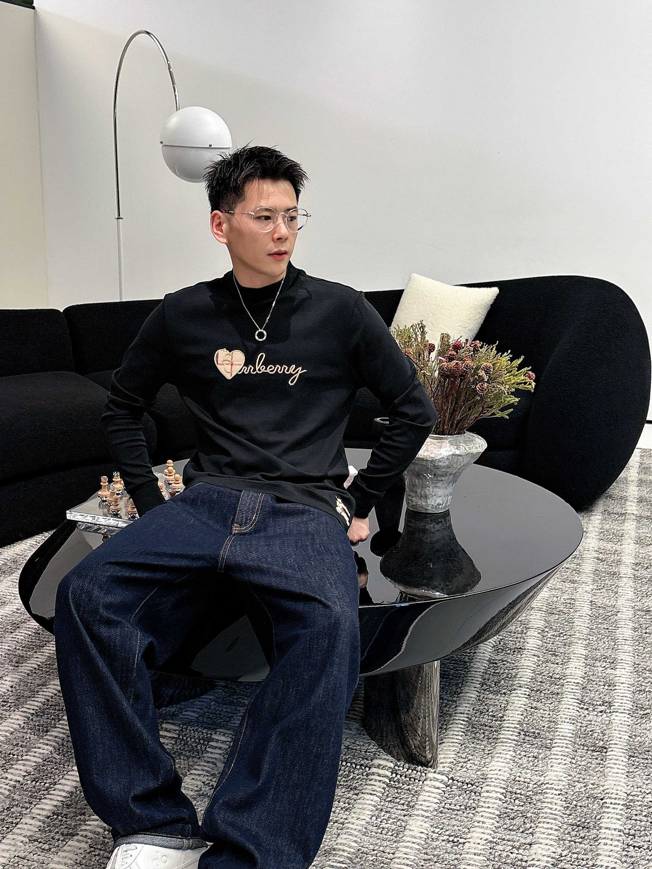 巴宝莉2025秋冬新款，定制面料，定制刺绣logo，舒适性与透气性兼优，柔软抗皱弹性和垂性极佳，无论是单