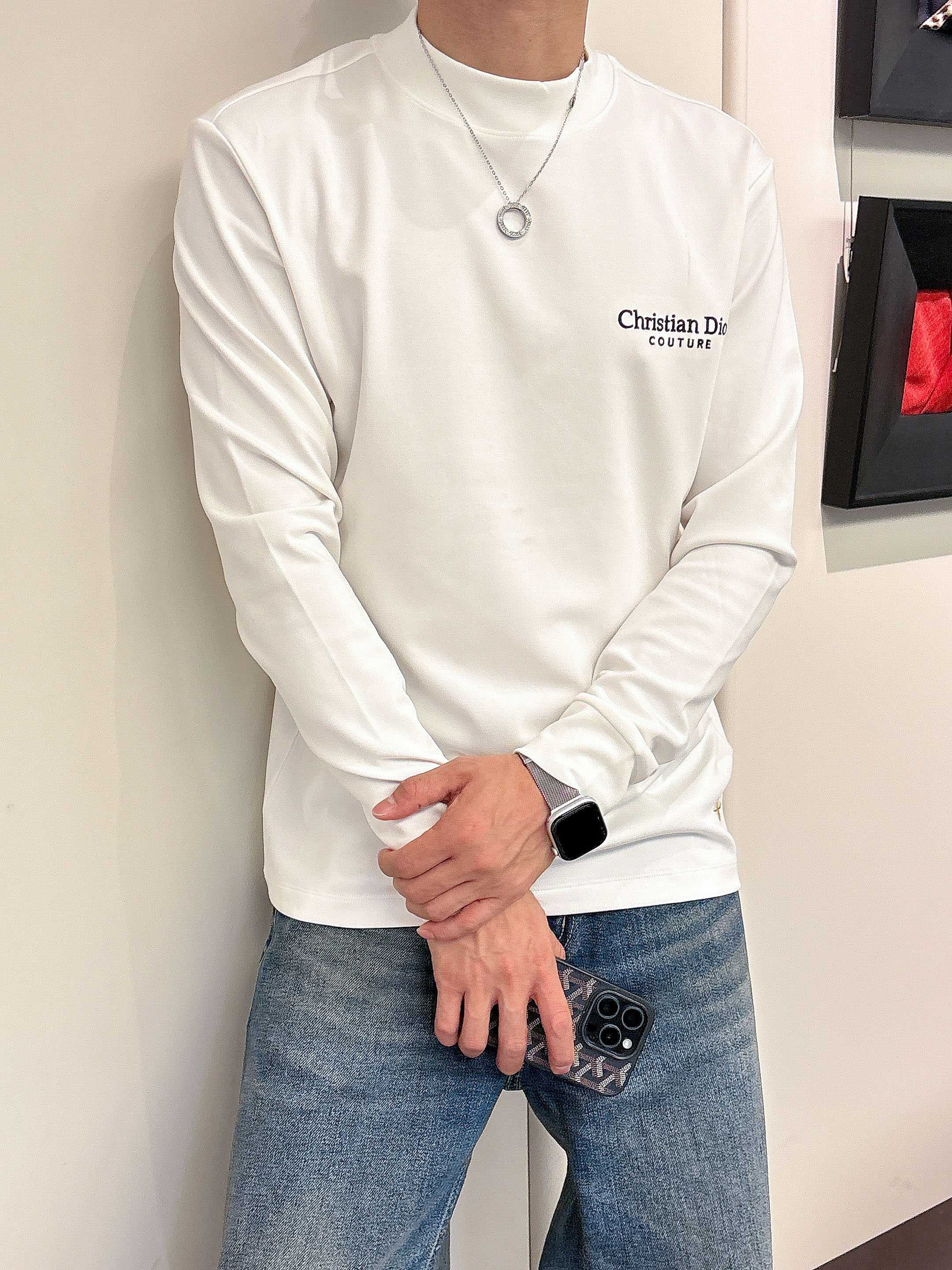 Dior2025秋冬新款，定制面料，独特工艺logo，舒适性与透气性兼优，柔软抗皱弹性和垂性极佳，无论是