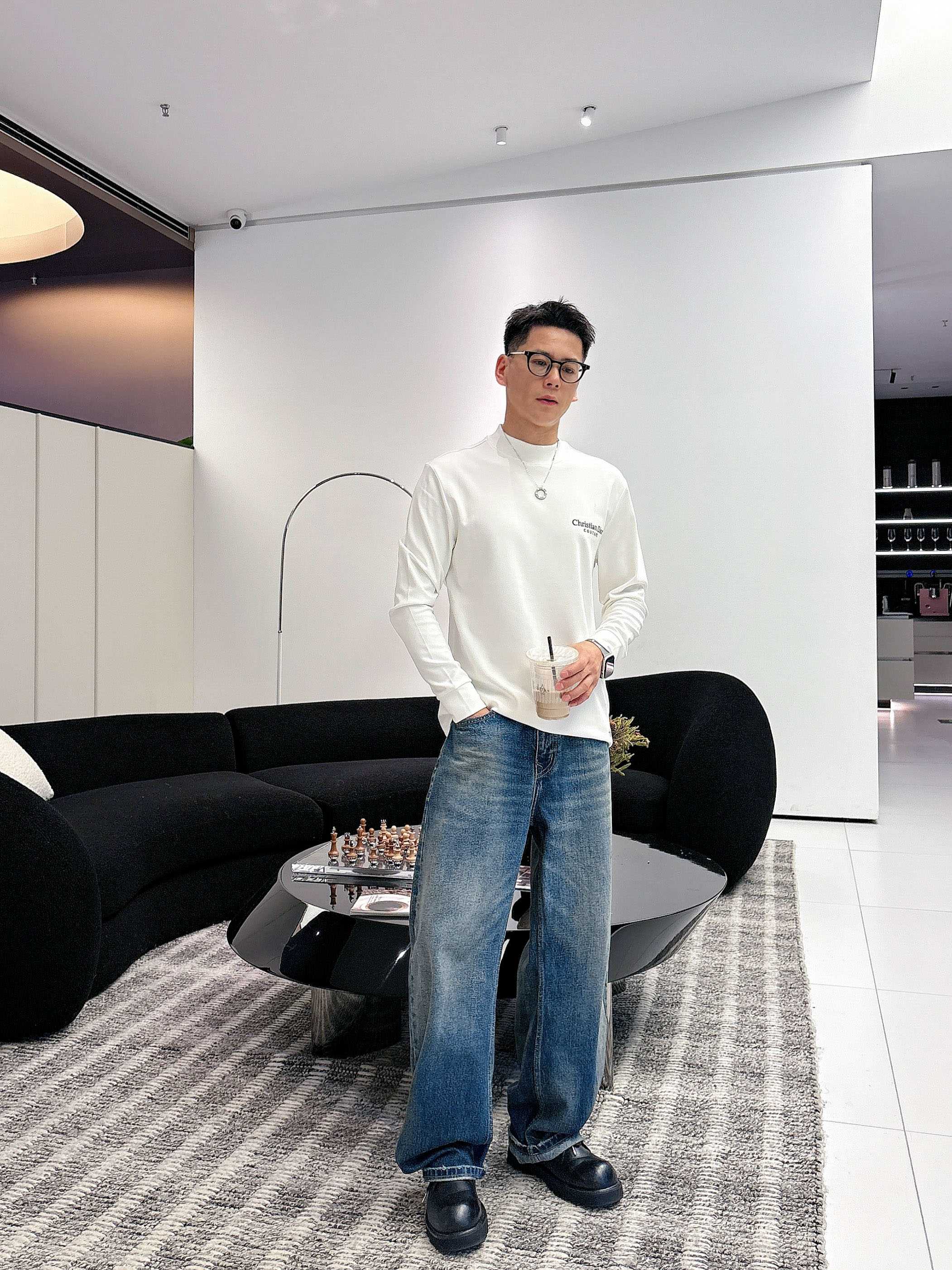 Dior2025秋冬新款，定制面料，独特工艺logo，舒适性与透气性兼优，柔软抗皱弹性和垂性极佳，无论是