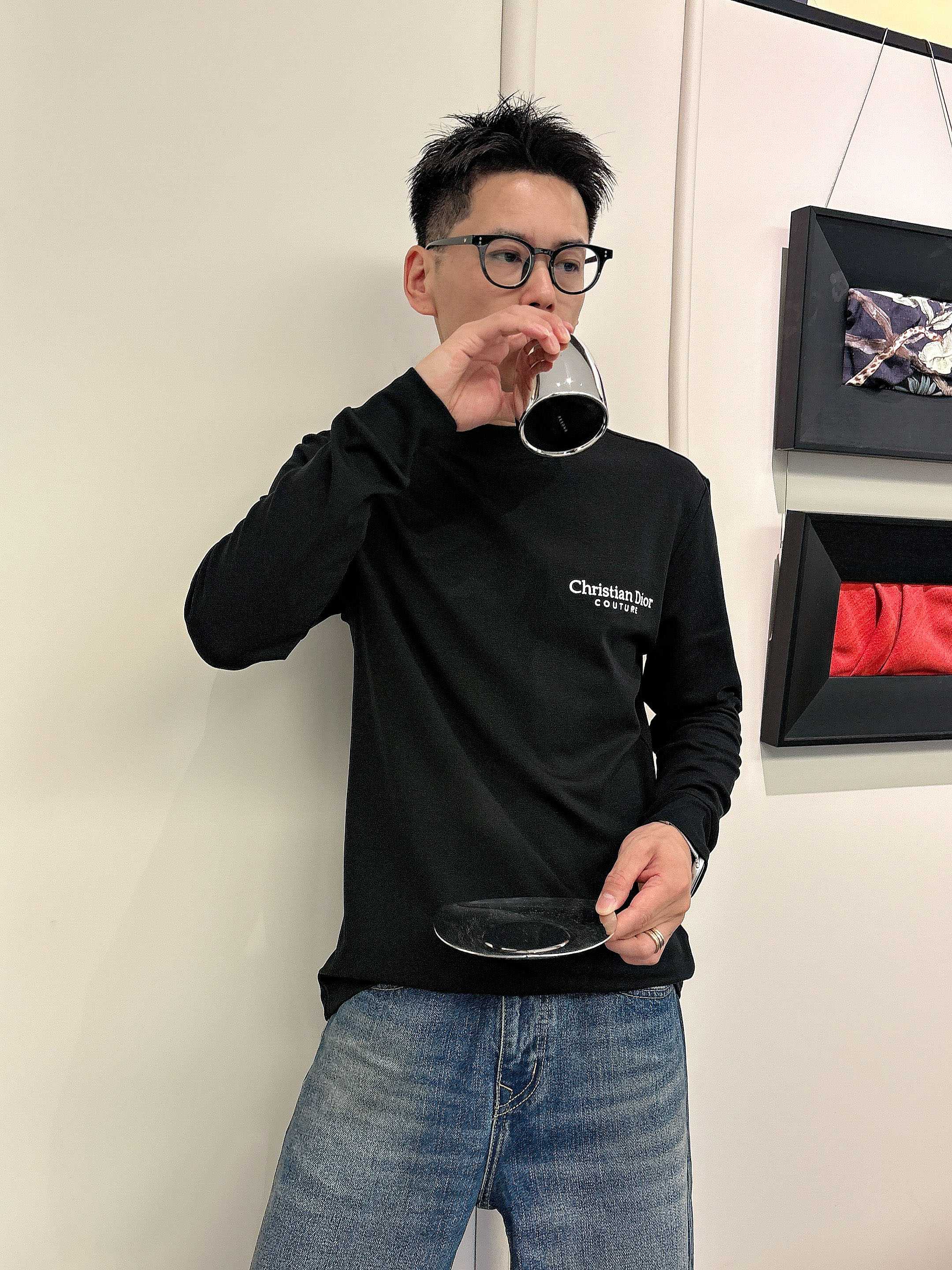 Dior2025秋冬新款，定制面料，独特工艺logo，舒适性与透气性兼优，柔软抗皱弹性和垂性极佳，无论是