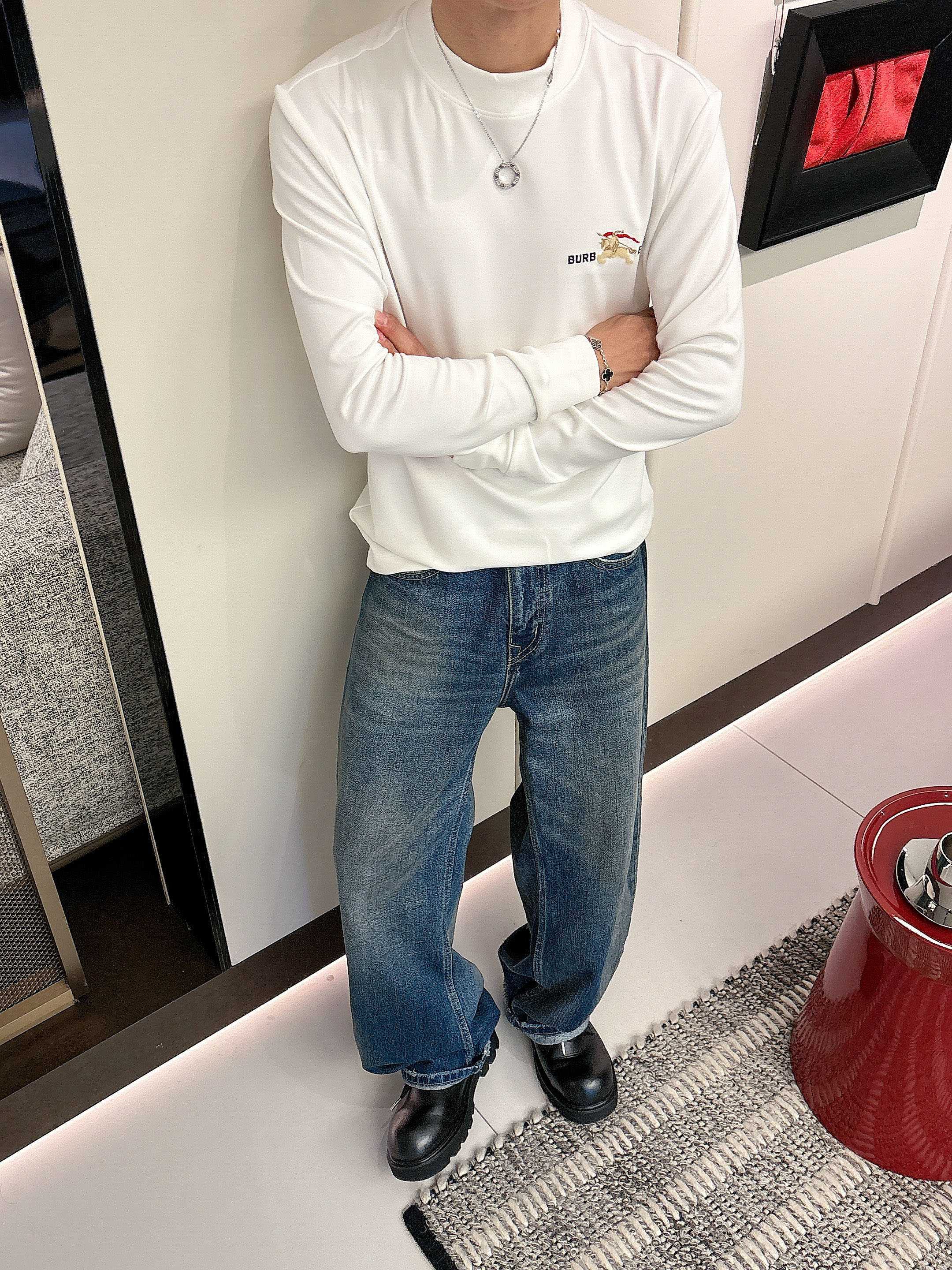 巴宝莉2025秋冬新款，定制面料，定制logo，舒适性与透气性兼优，柔软抗皱弹性和垂性极佳，无论是单穿或