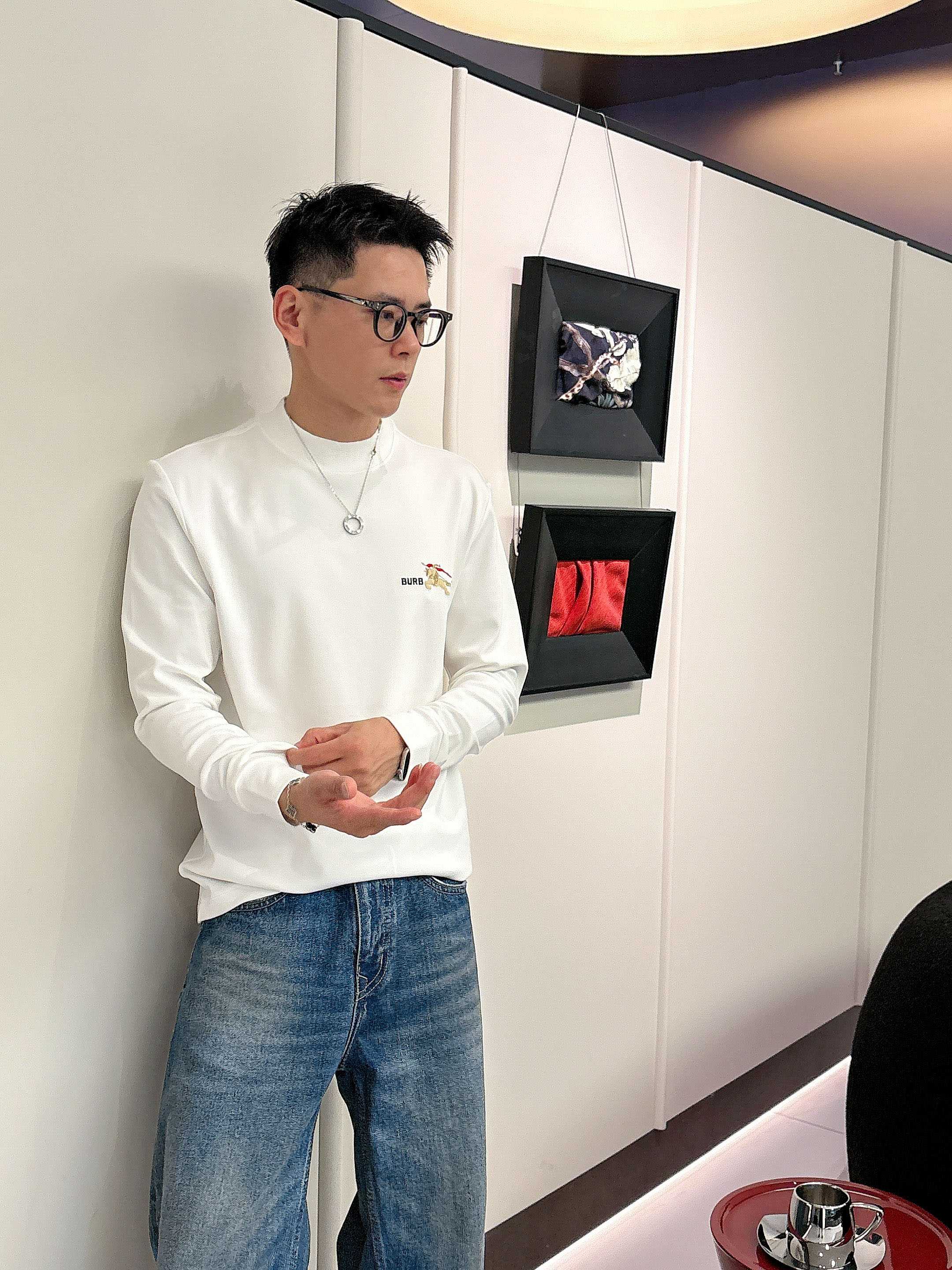 巴宝莉2025秋冬新款，定制面料，定制logo，舒适性与透气性兼优，柔软抗皱弹性和垂性极佳，无论是单穿或