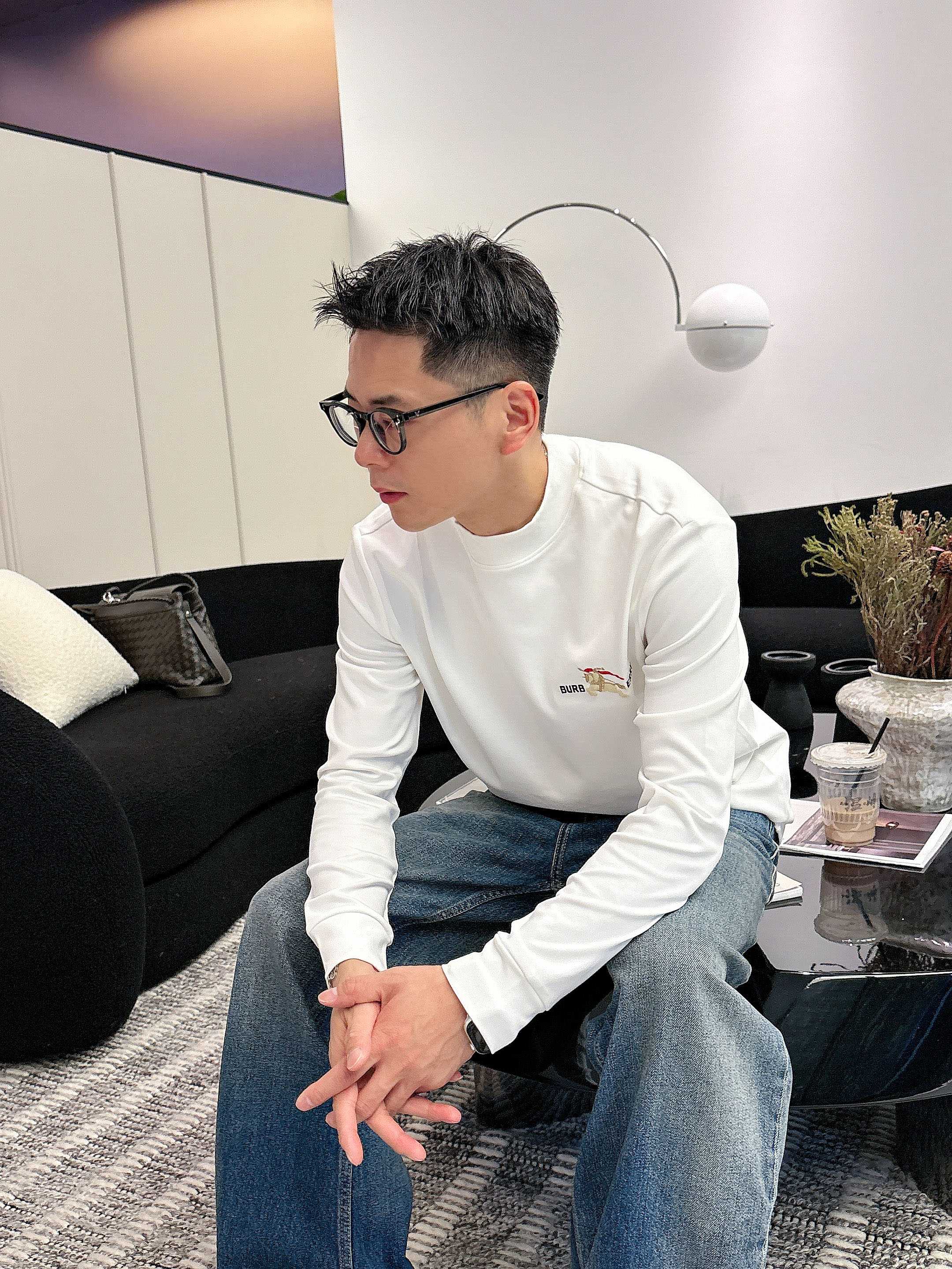 巴宝莉2025秋冬新款，定制面料，定制logo，舒适性与透气性兼优，柔软抗皱弹性和垂性极佳，无论是单穿或