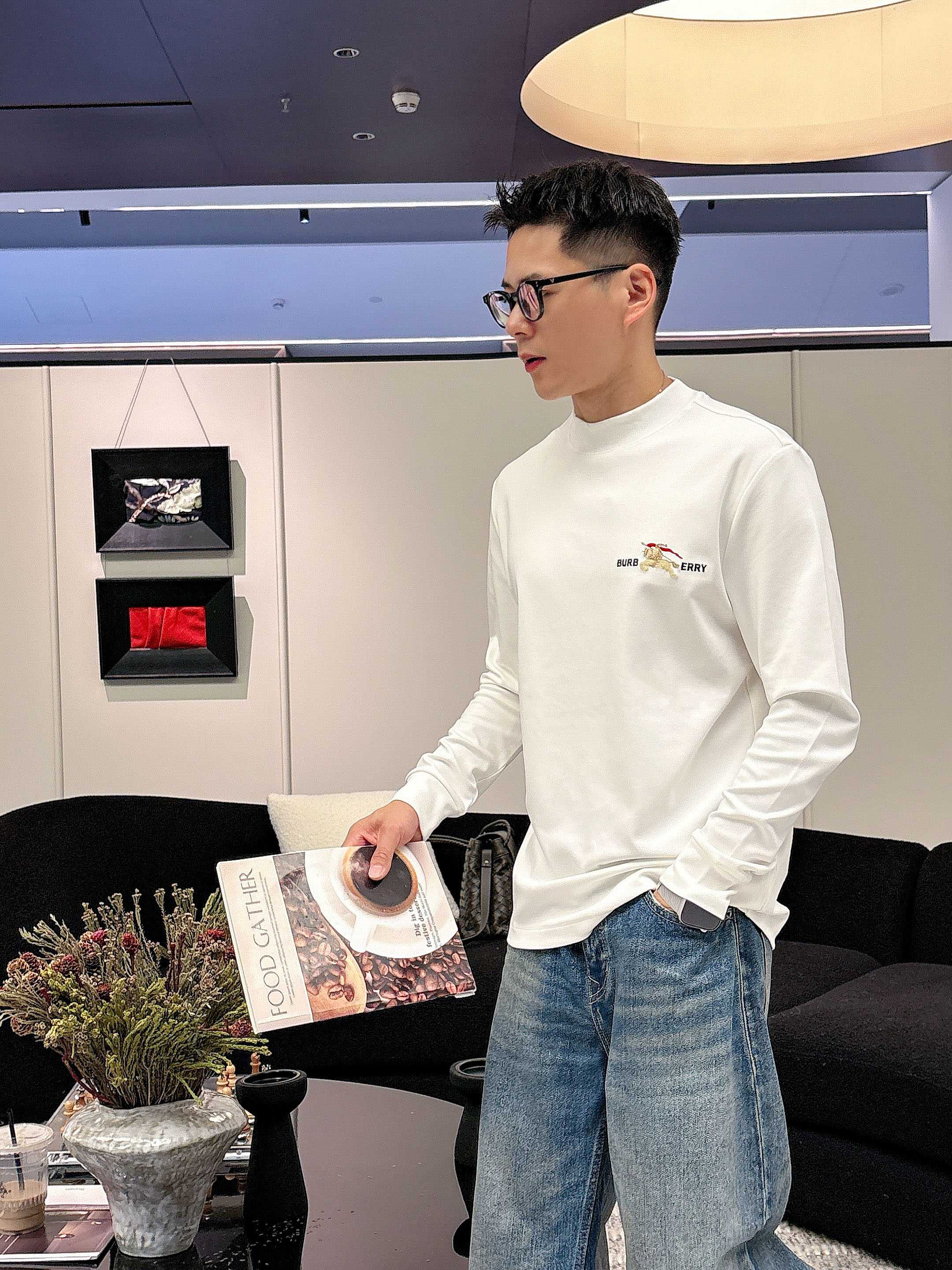 巴宝莉2025秋冬新款，定制面料，定制logo，舒适性与透气性兼优，柔软抗皱弹性和垂性极佳，无论是单穿或