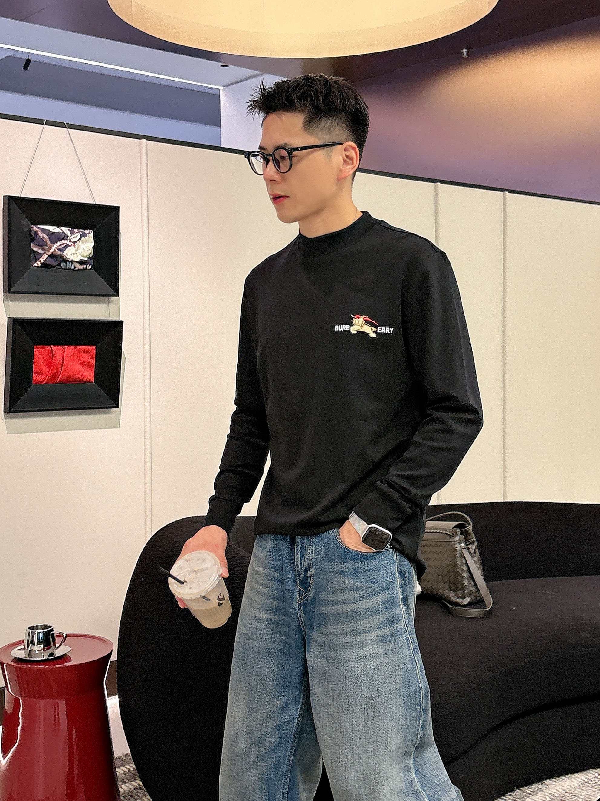 巴宝莉2025秋冬新款，定制面料，定制logo，舒适性与透气性兼优，柔软抗皱弹性和垂性极佳，无论是单穿或