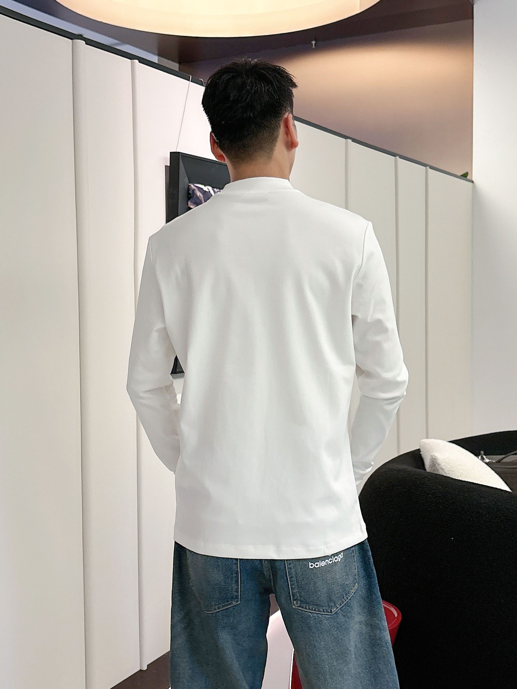 LV2025秋冬新款，定制面料，独特工艺logo，舒适性与透气性兼优，柔软抗皱弹性和垂性极佳，无论是单穿