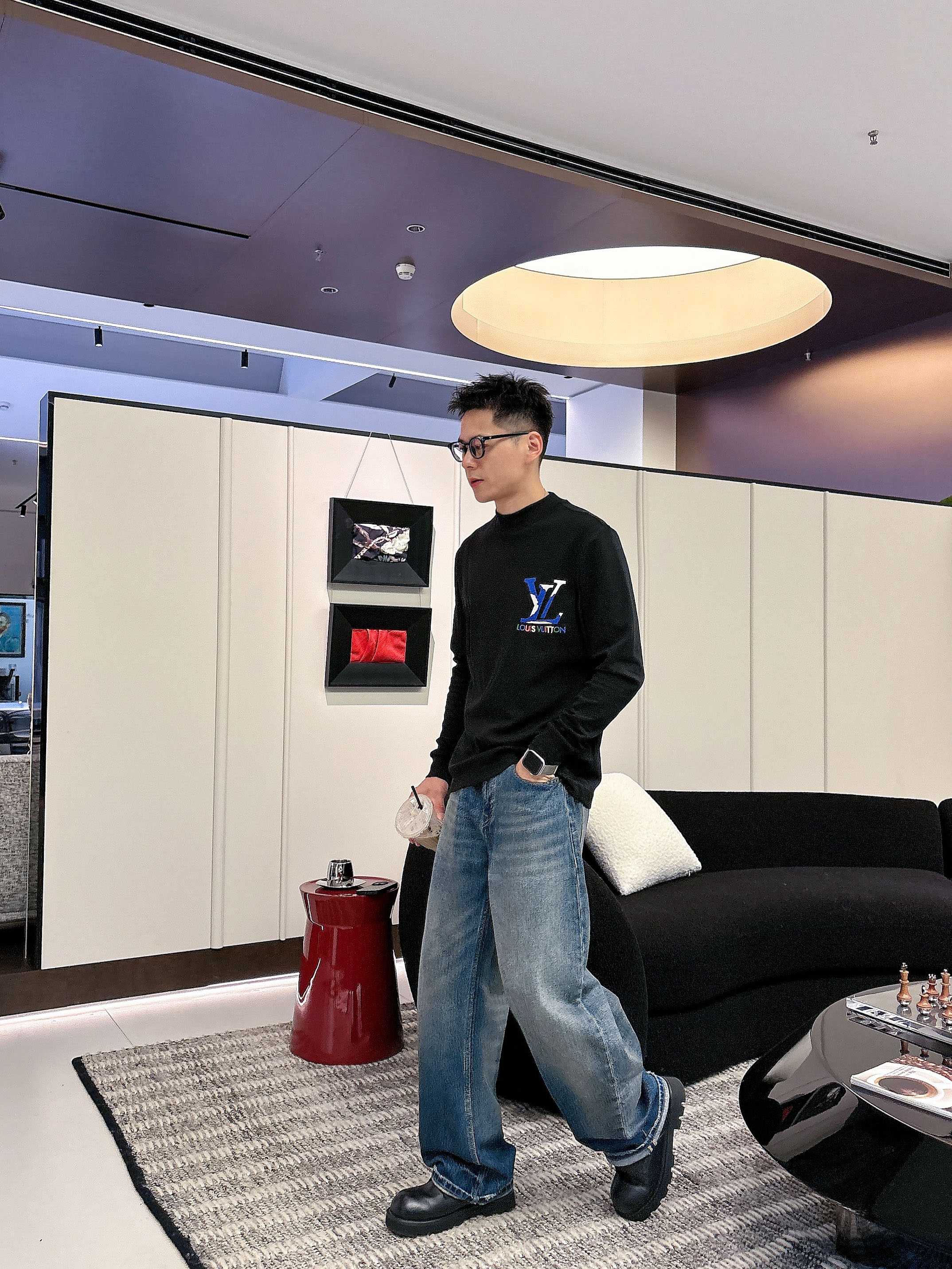 LV2025秋冬新款，定制面料，独特工艺logo，舒适性与透气性兼优，柔软抗皱弹性和垂性极佳，无论是单穿