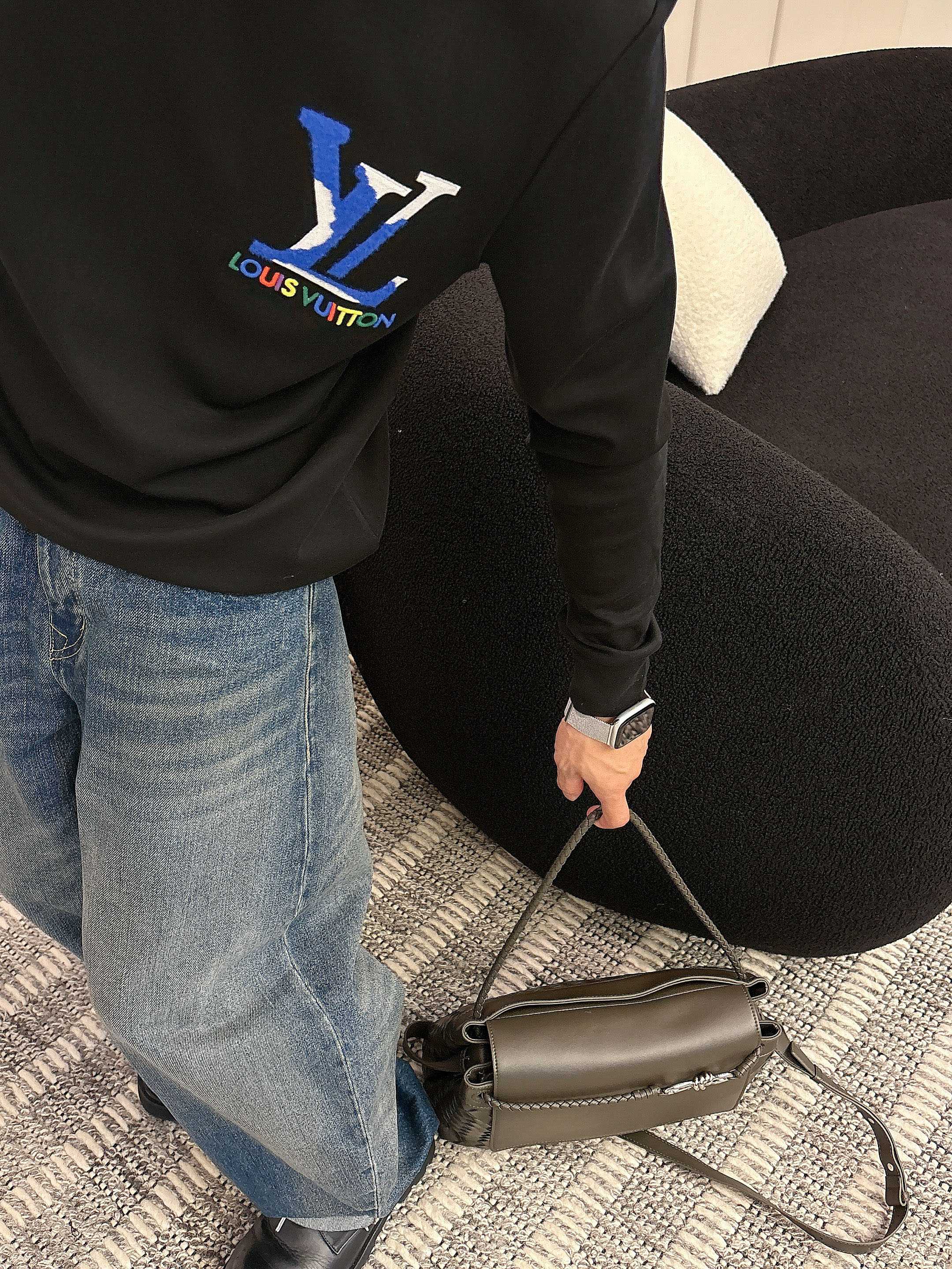 LV2025秋冬新款，定制面料，独特工艺logo，舒适性与透气性兼优，柔软抗皱弹性和垂性极佳，无论是单穿