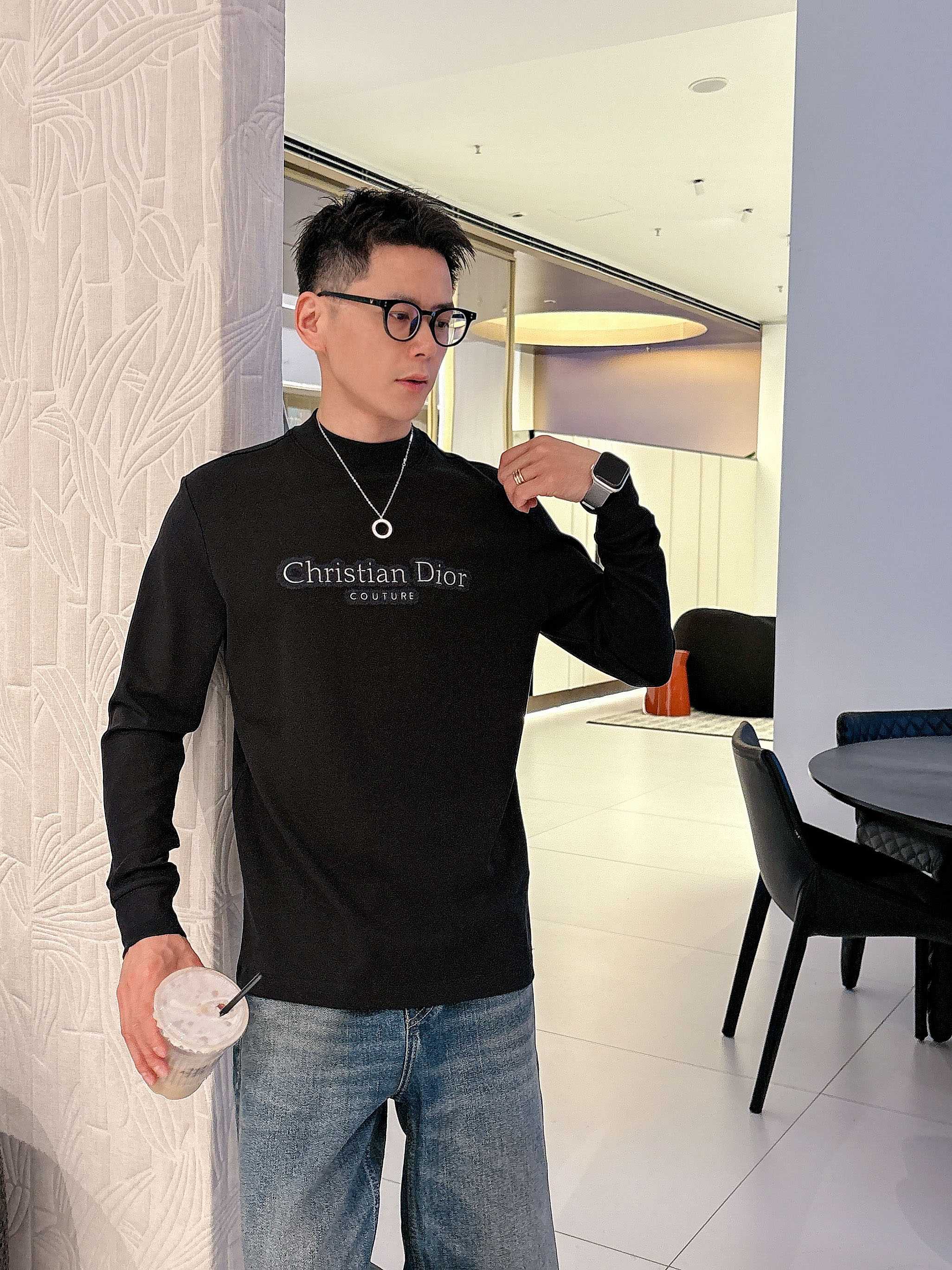 Dior2025秋冬新款，定制面料，独特工艺logo，舒适性与透气性兼优，柔软抗皱弹性和垂性极佳，无论是